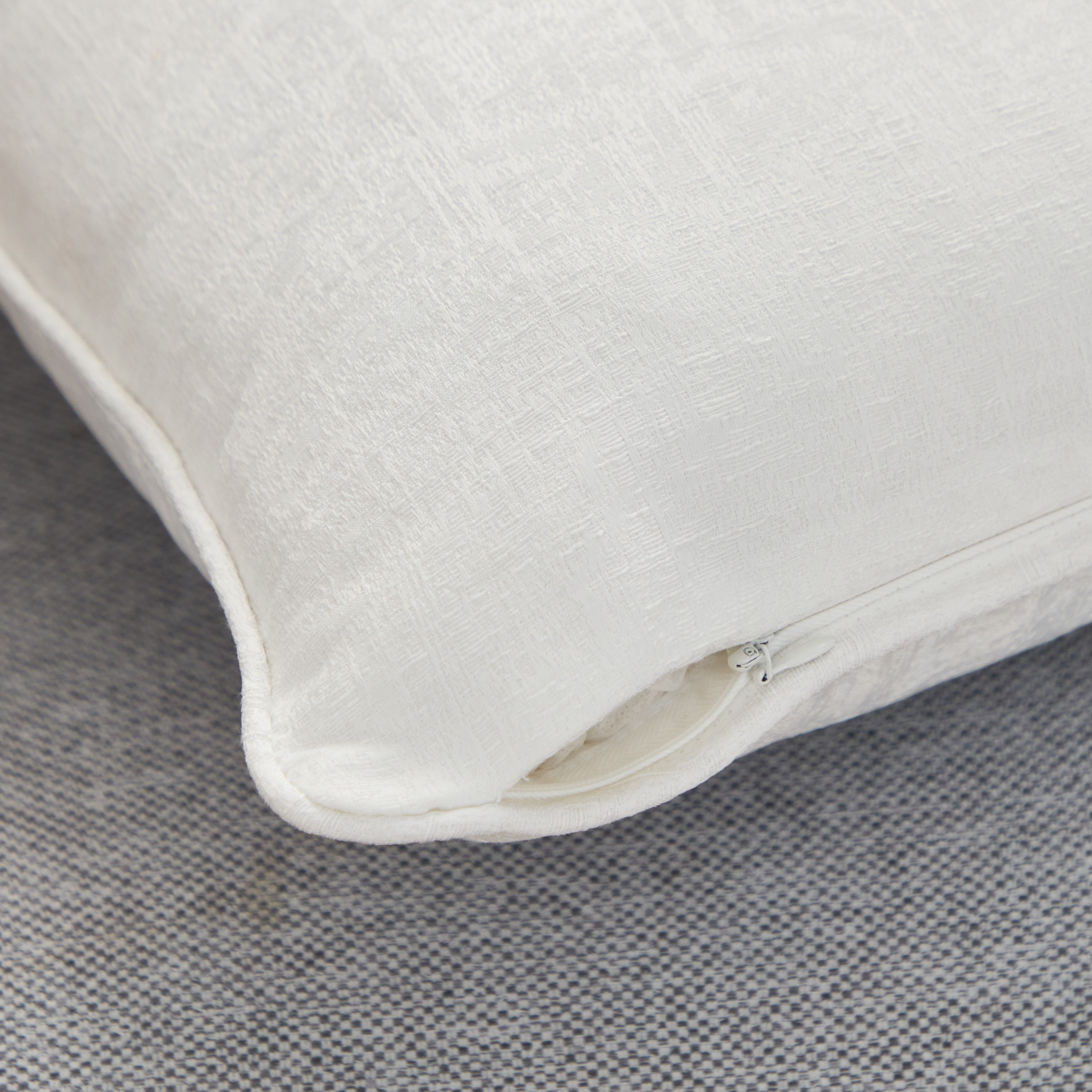 Dolorez Jacquard Cushion Cover- 40x40 cm-hbxhomeware-cushionsandcovers-cushioncovers-image-4