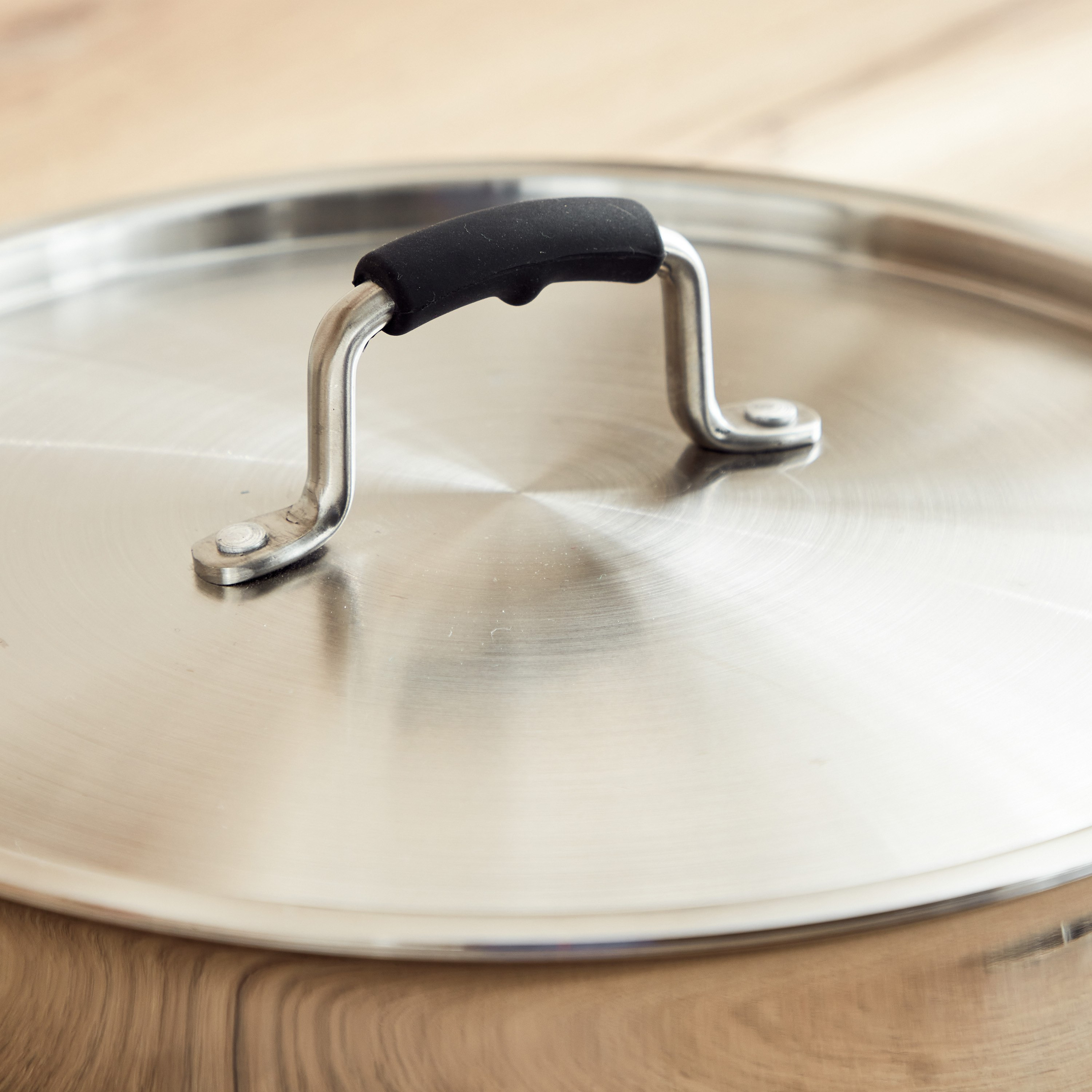 مقلاة عميقة بغطاء فولاذي تريبلي من جليستن - 28 سم-hbxhomeware-hbxkitchen-image-4