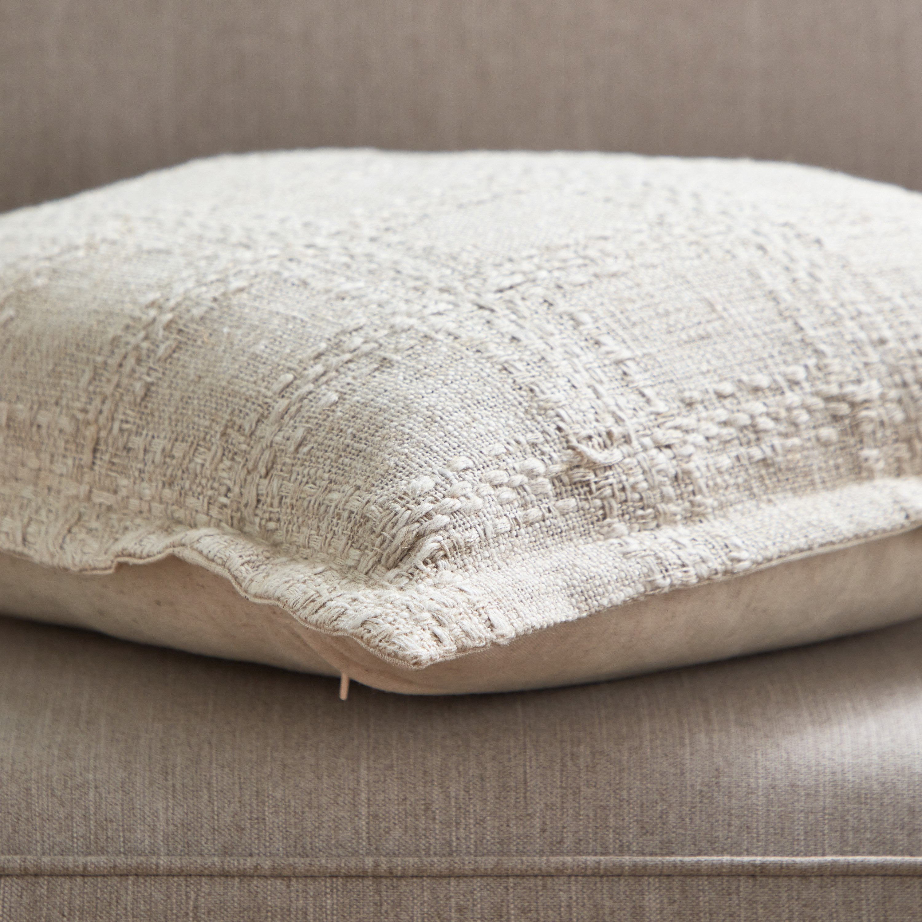 Open View Tria Textured Cushion Cover with Flange - 45x45 cm-hbxhomeware-cushionsandcovers-cushioncovers-image-3
