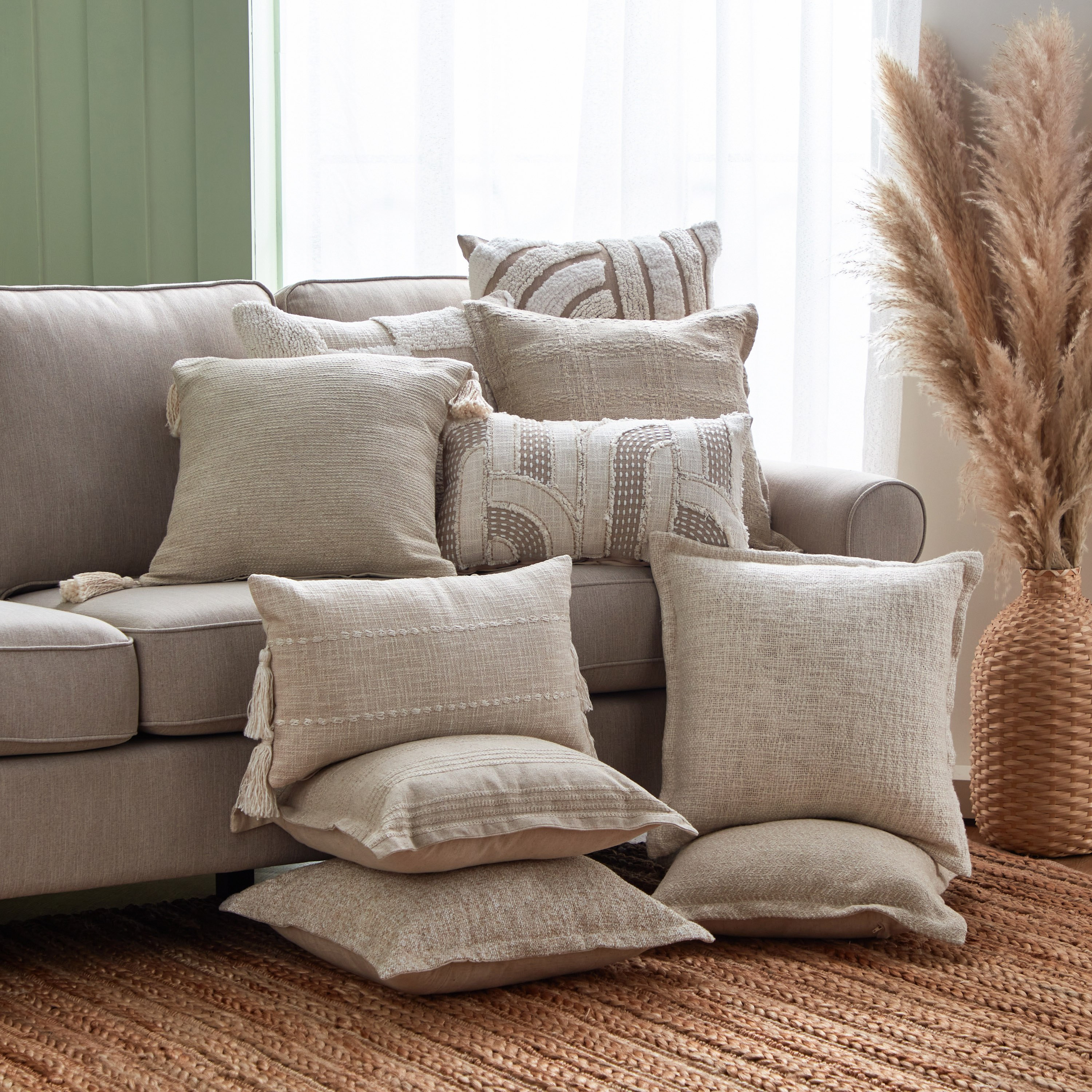 غطاء وسادة بارز الملمس بشرّابات إيمي من أوبن فيو - 45x45 سم-hbxhomeware-cushionsandcovers-cushioncovers-image-5