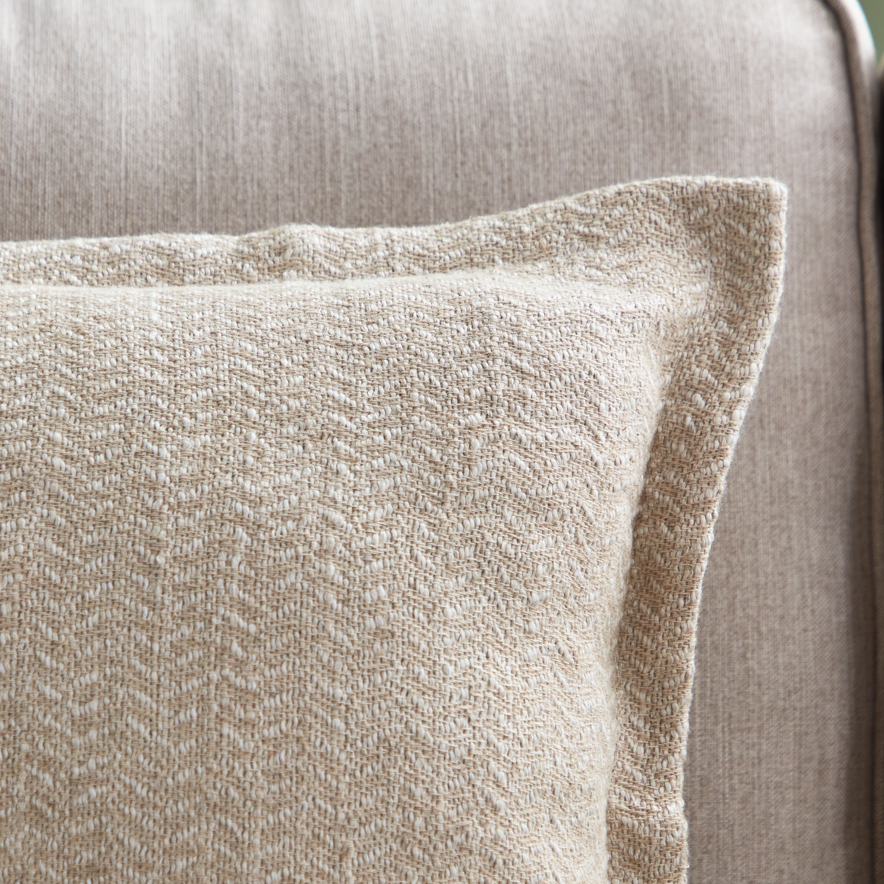 غطاء وسادة بارز الملمس جورين من أوبن فيو - 45x45 سم-hbxhomeware-cushionsandcovers-cushioncovers-image-2