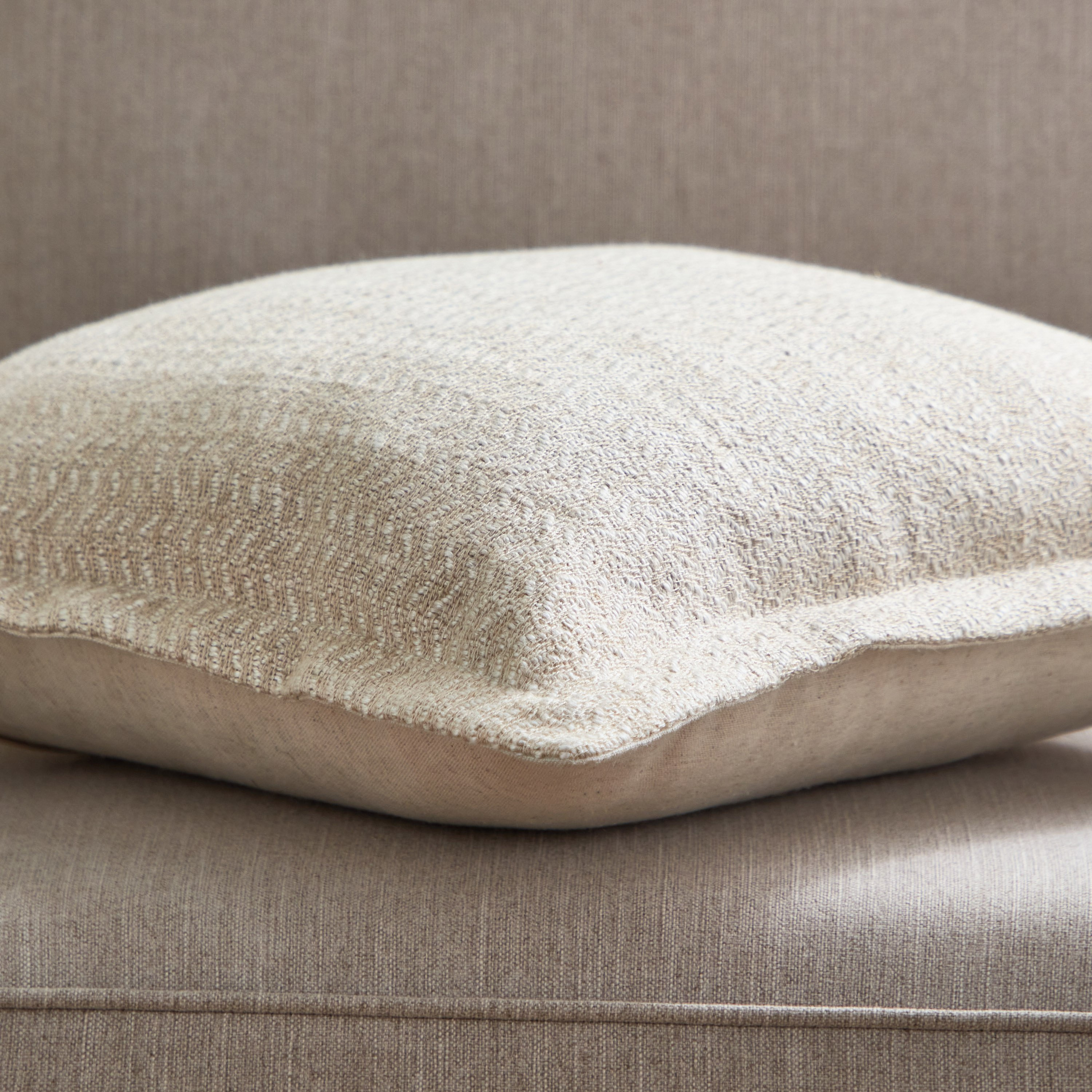 غطاء وسادة بارز الملمس جورين من أوبن فيو - 45x45 سم-hbxhomeware-cushionsandcovers-cushioncovers-image-3