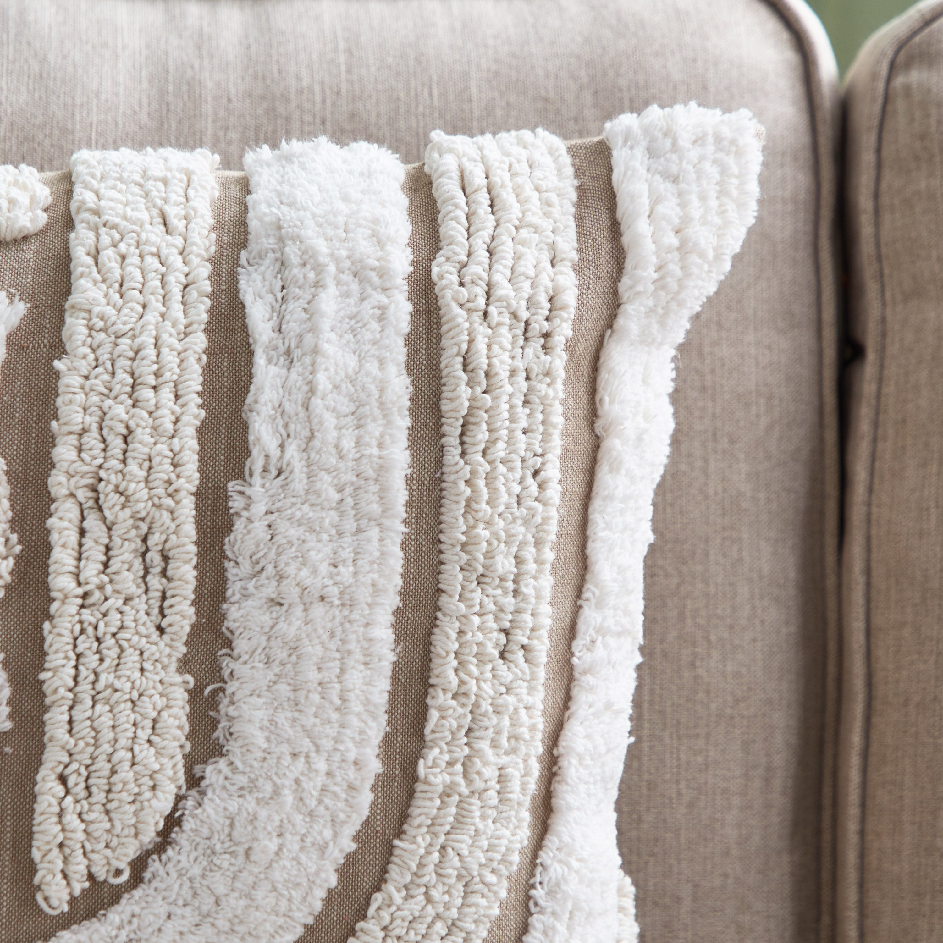 وسادة محشوة معنقدة من أوبن فيو - 45x45 سم-hbxlivingroom-furnishings-cushionsandcovers-filledcushions-image-2