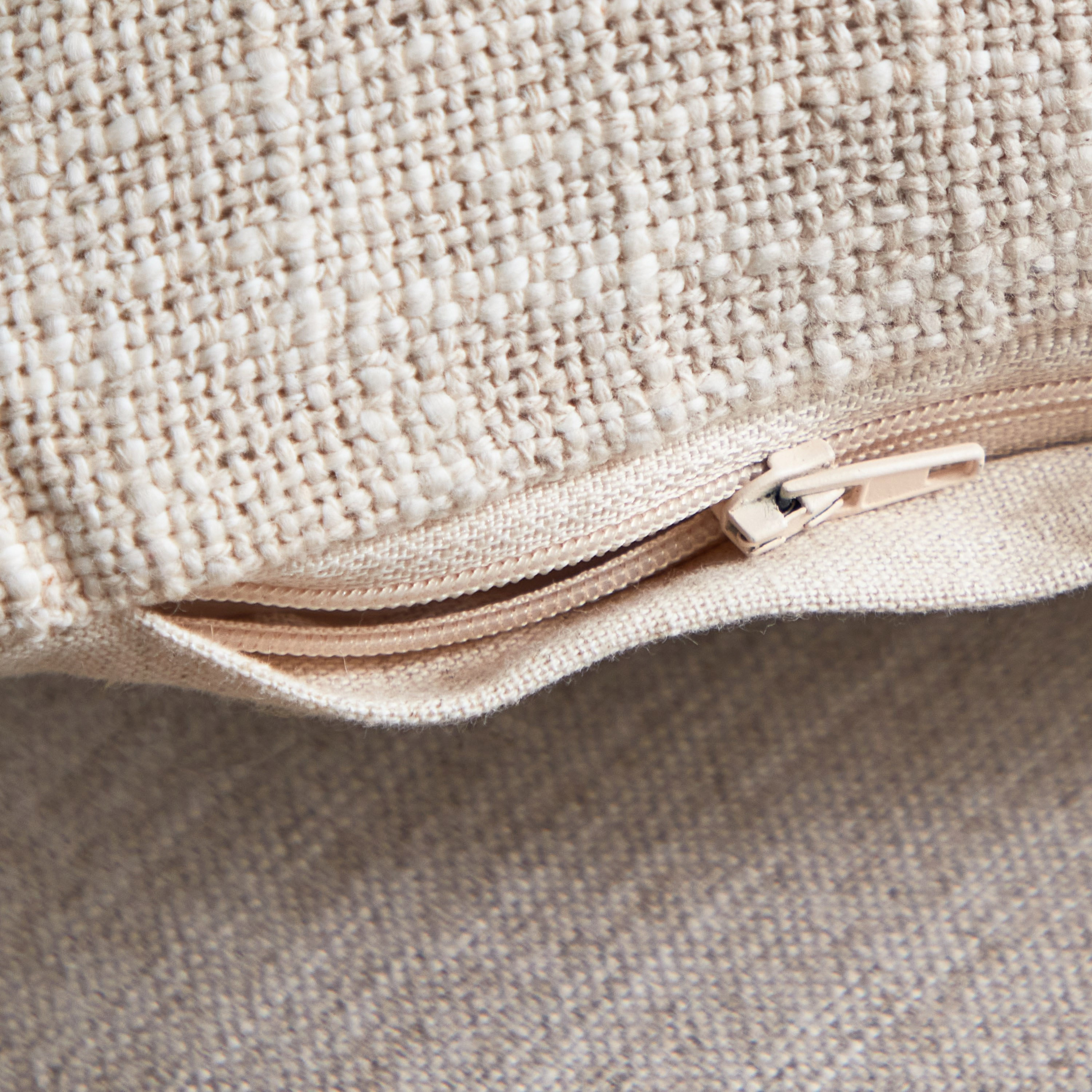 وسادة محشوة من أوبن فيو ليين - 30x50 سم-hbxlivingroom-furnishings-cushionsandcovers-filledcushions-image-4