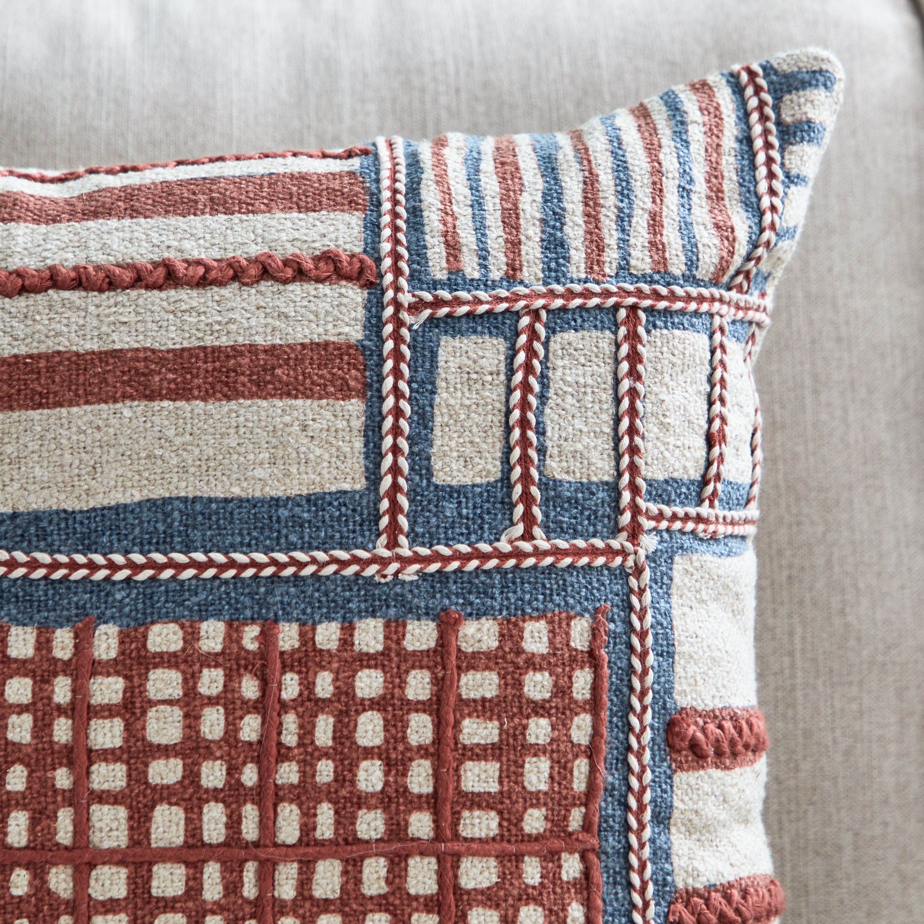 غطاء وسادة معنقد سوميل من آرت أكسنت- 45x45 سم-hbxhomeware-cushionsandcovers-cushioncovers-image-2