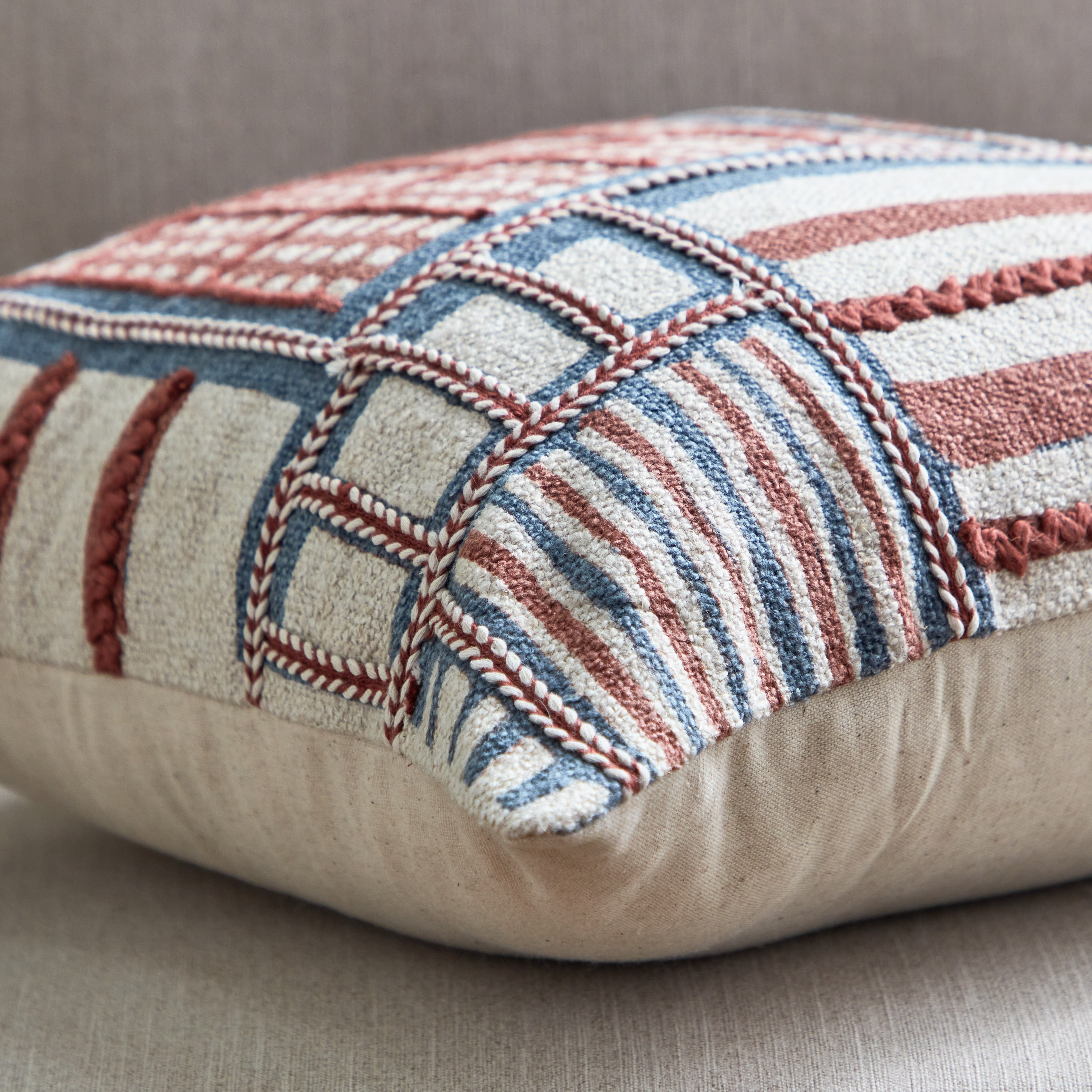 غطاء وسادة معنقد سوميل من آرت أكسنت- 45x45 سم-hbxhomeware-cushionsandcovers-cushioncovers-image-3