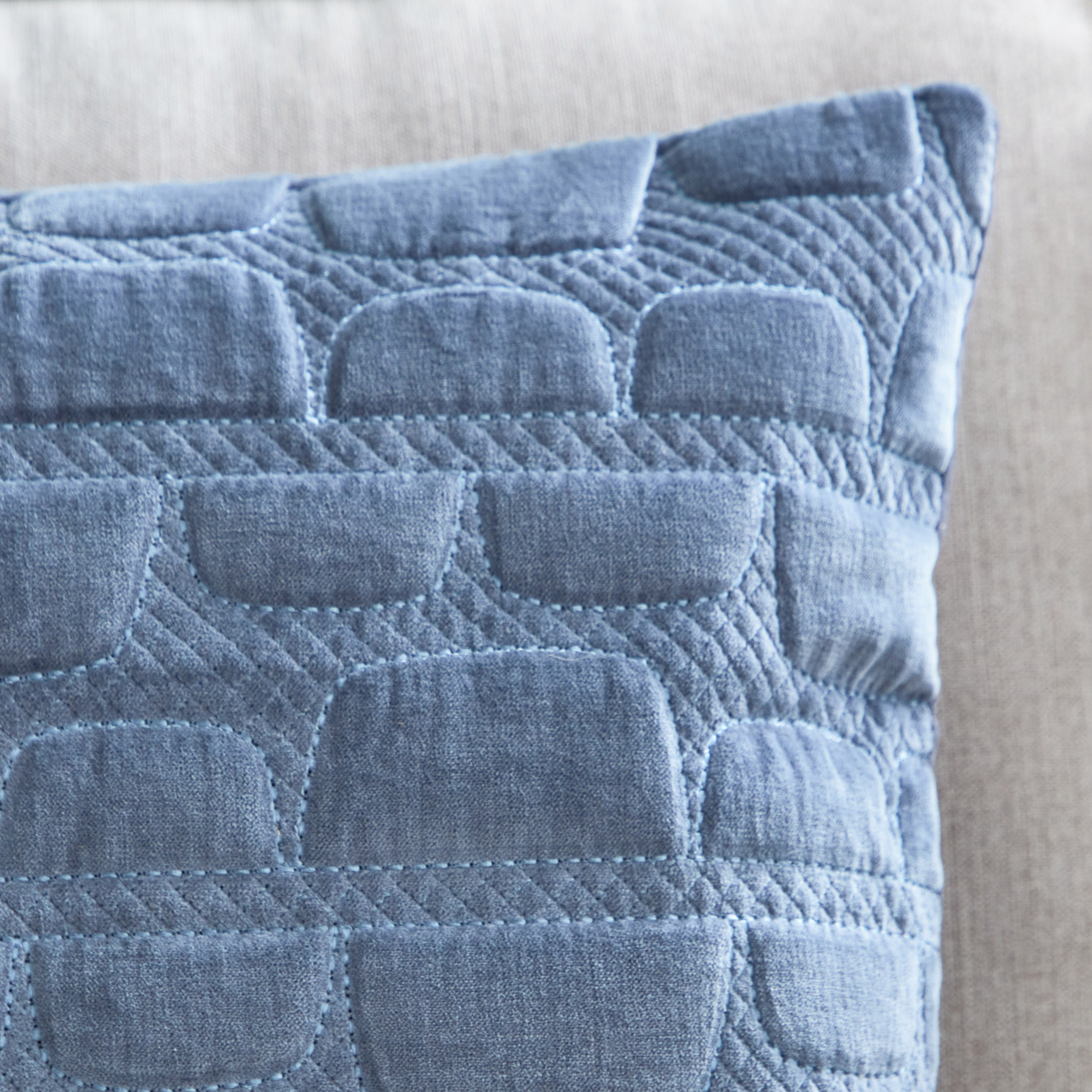 غطاء وسادة مبطن سابا من آرت أكسنت - 45x45 سم-hbxhomeware-cushionsandcovers-cushioncovers-image-2