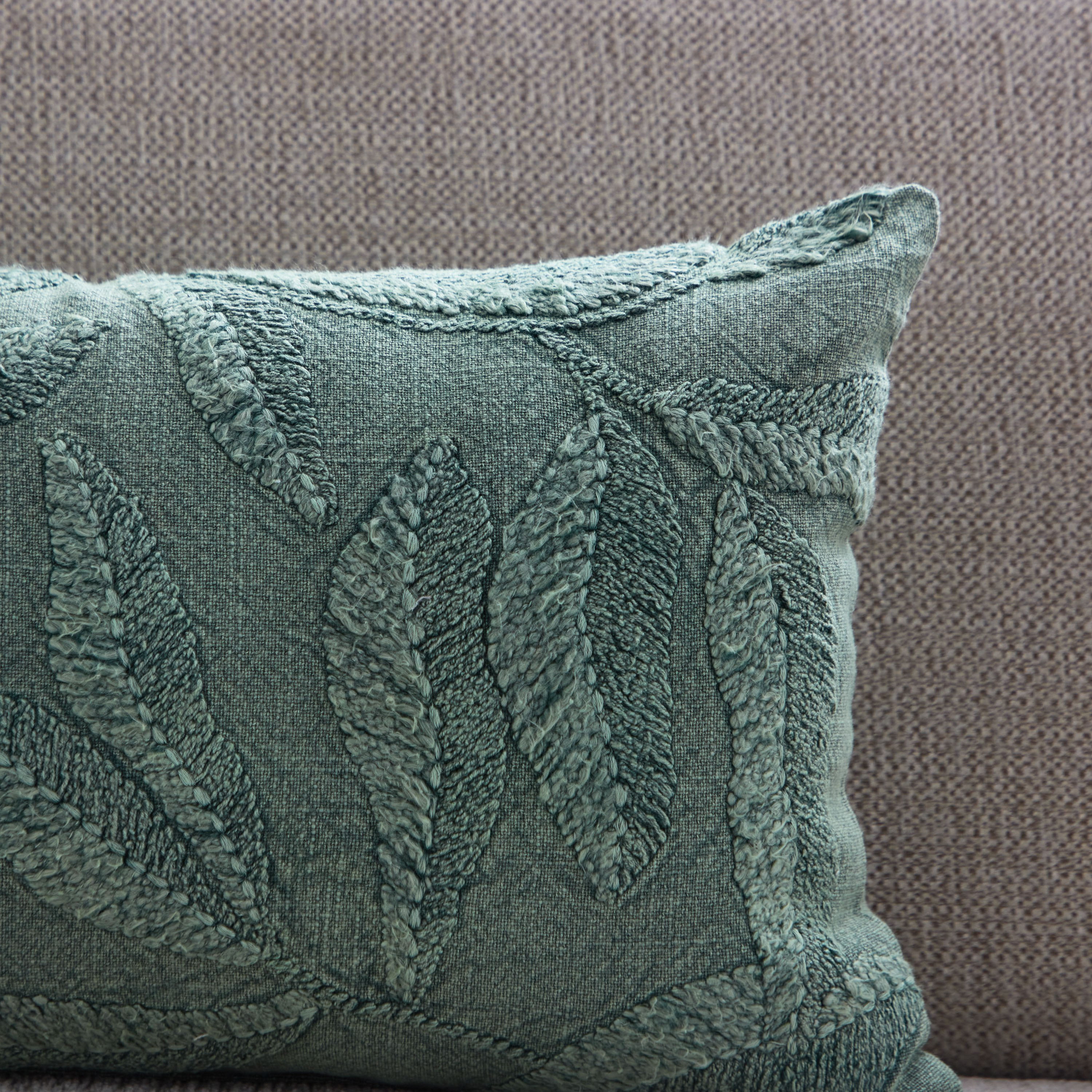 وسادة محشوة بأوراق الشجر من سيج شيد - 30x50 سم-hbxlivingroom-furnishings-cushionsandcovers-filledcushions-image-2