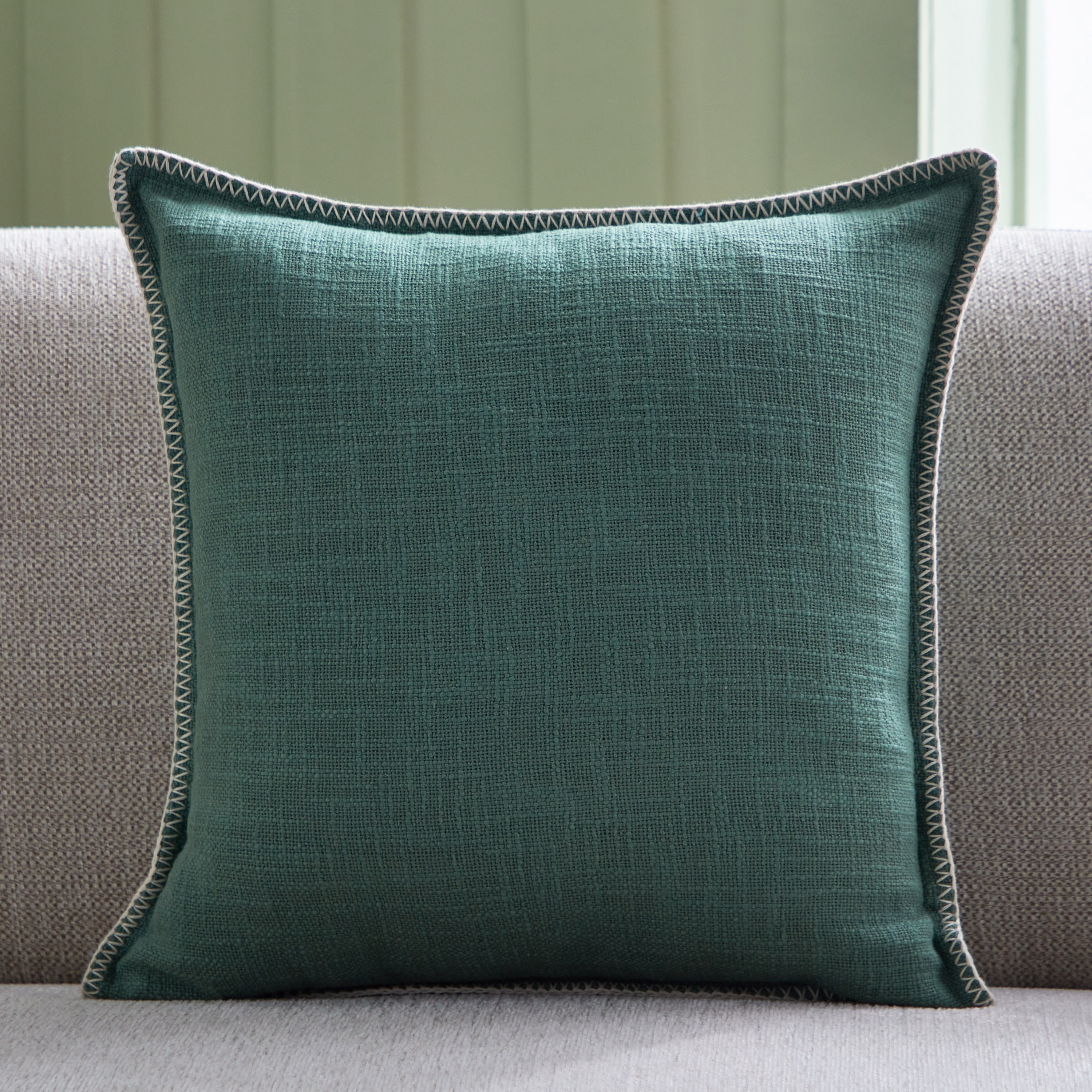 وسادة محشوة جاير سلوب من سيج شيد - 45x45 سم-hbxlivingroom-furnishings-cushionsandcovers-filledcushions-image-1