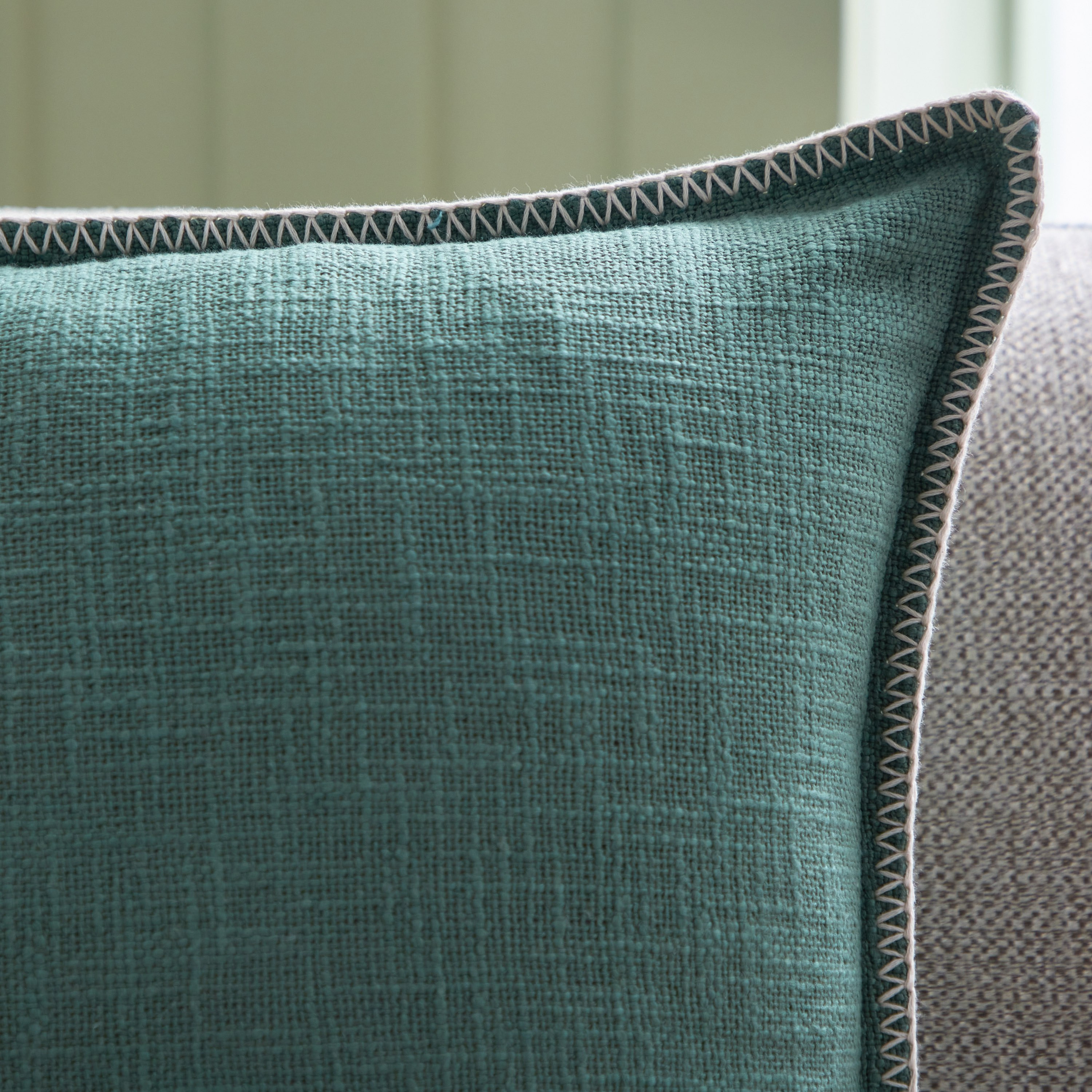 وسادة محشوة جاير سلوب من سيج شيد - 45x45 سم-hbxlivingroom-furnishings-cushionsandcovers-filledcushions-image-2