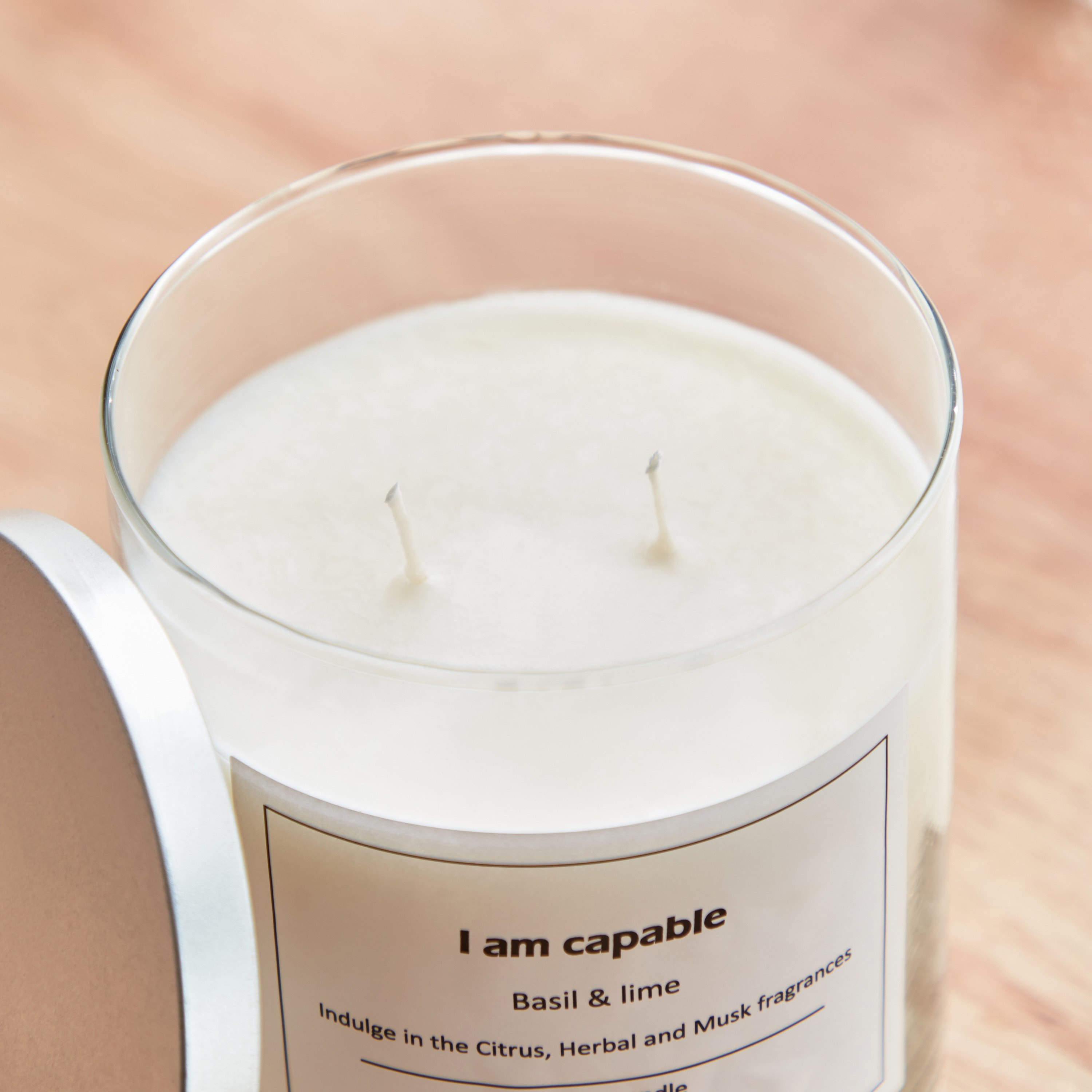جرة شمع بغطاء معدني برائحة الليمون الحامض والريحان آي آم كاببل من أوري- 510 جم-hbxhomeware-homefragrance-fragrantcandles-image-4