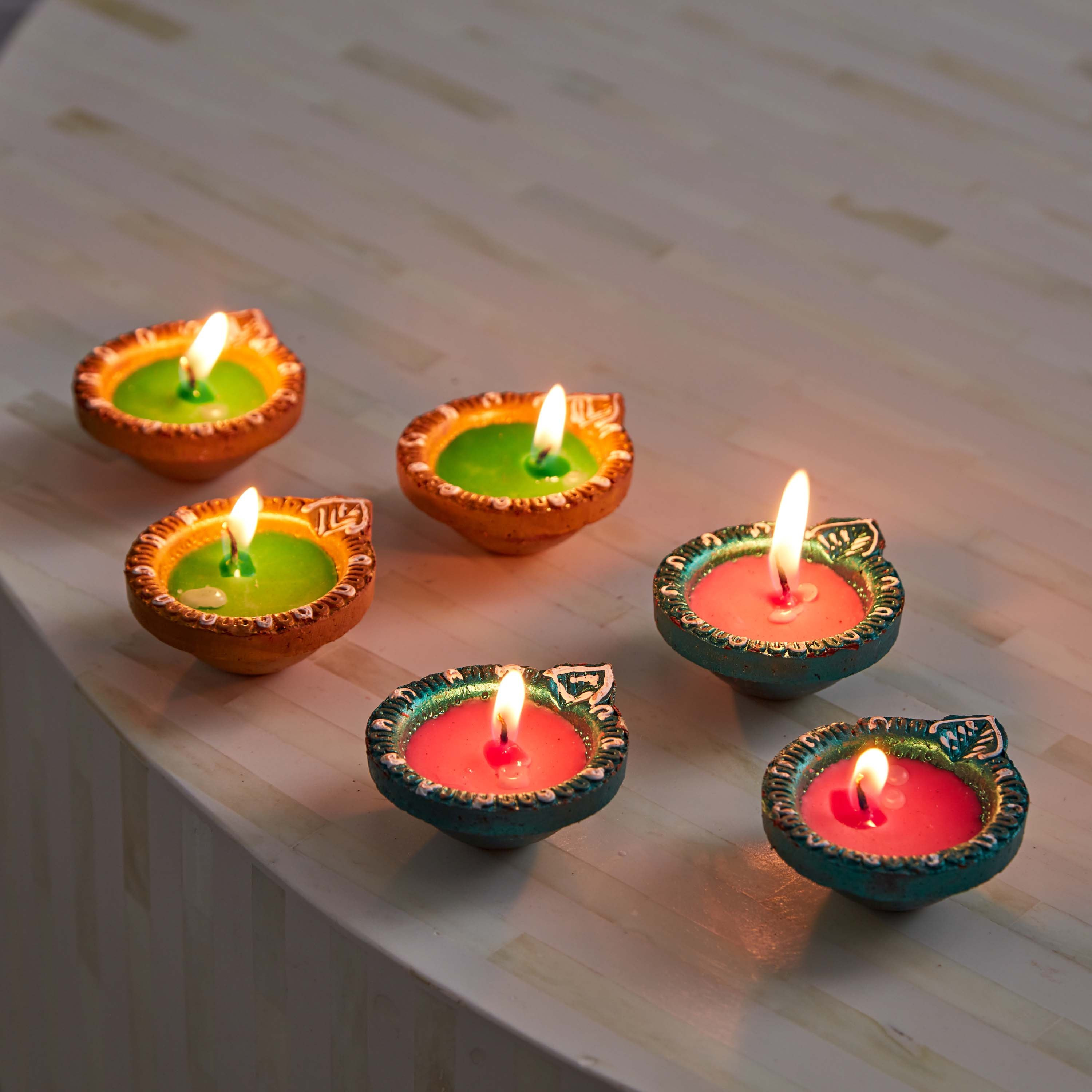 طقم شموع وضياء ملوّن 6 قطع من لومين - 21x15x3 سم-hbxlivingroom-decorandaccessories-candleholders-image-1