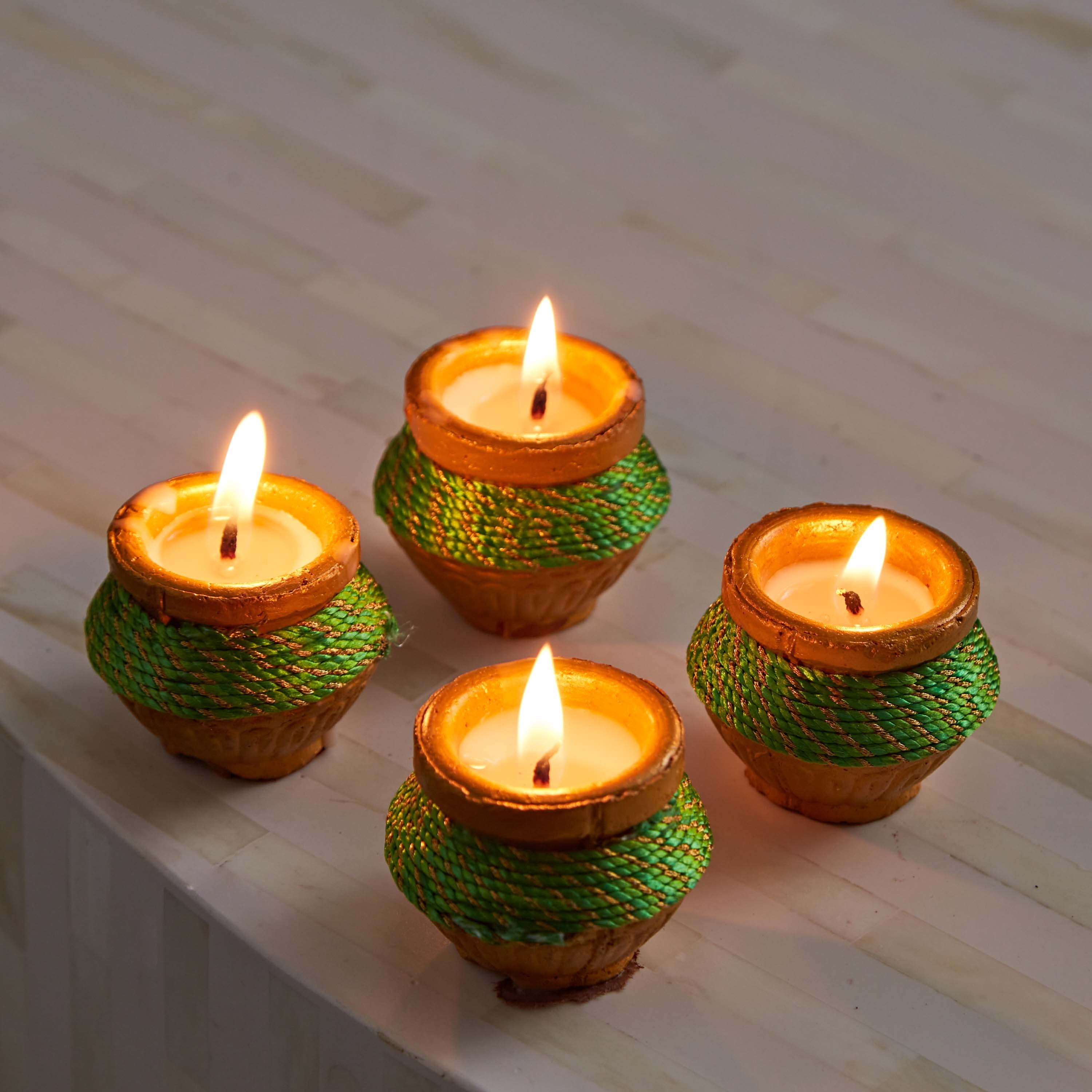 طقم ضياء ماتكي 4 قطع بخيوط من لومين - 12x11x6 سم-hbxlivingroom-decorandaccessories-candleholders-image-1