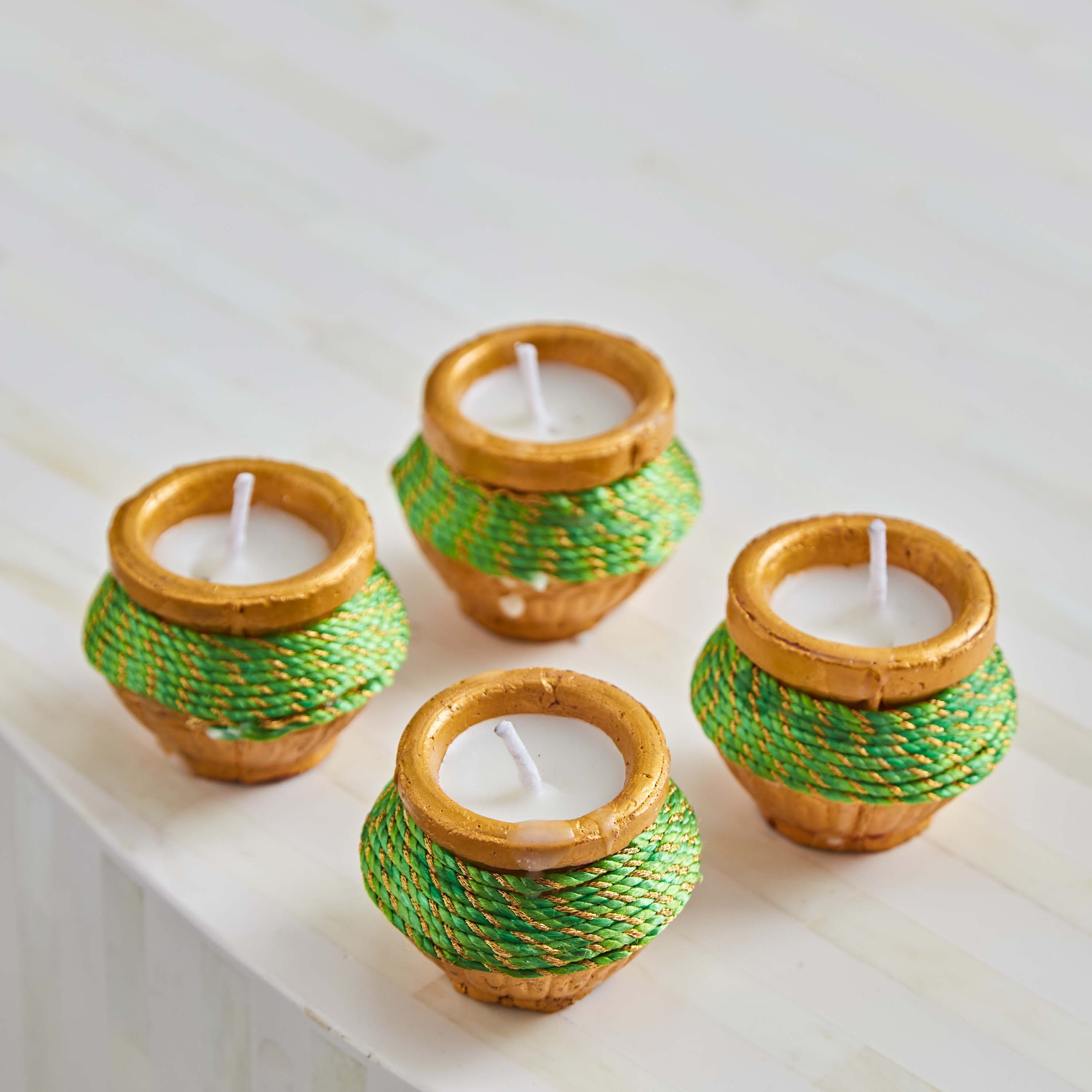 طقم ضياء ماتكي 4 قطع بخيوط من لومين - 12x11x6 سم-hbxlivingroom-decorandaccessories-candleholders-image-2