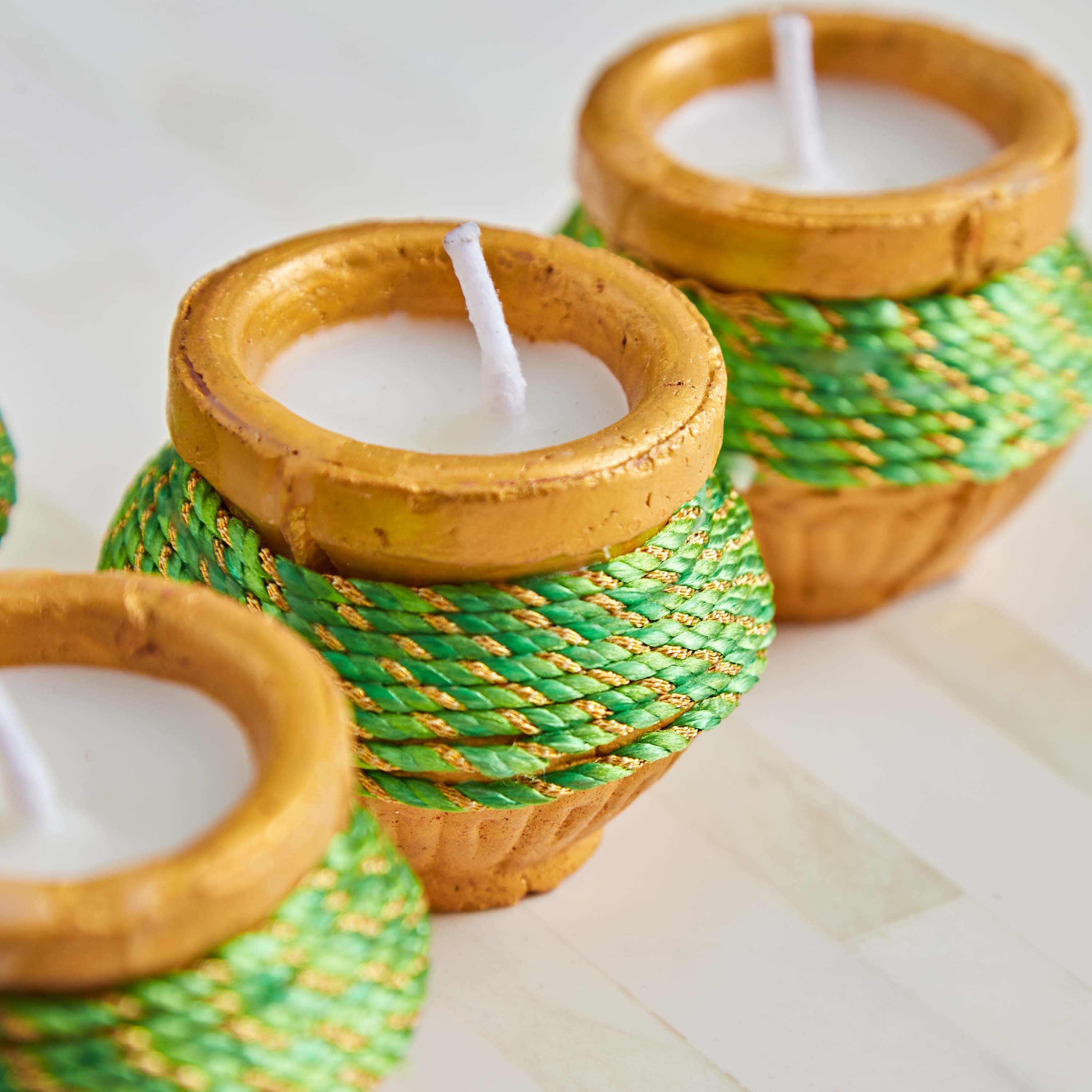 طقم ضياء ماتكي 4 قطع بخيوط من لومين - 12x11x6 سم-hbxlivingroom-decorandaccessories-candleholders-image-3