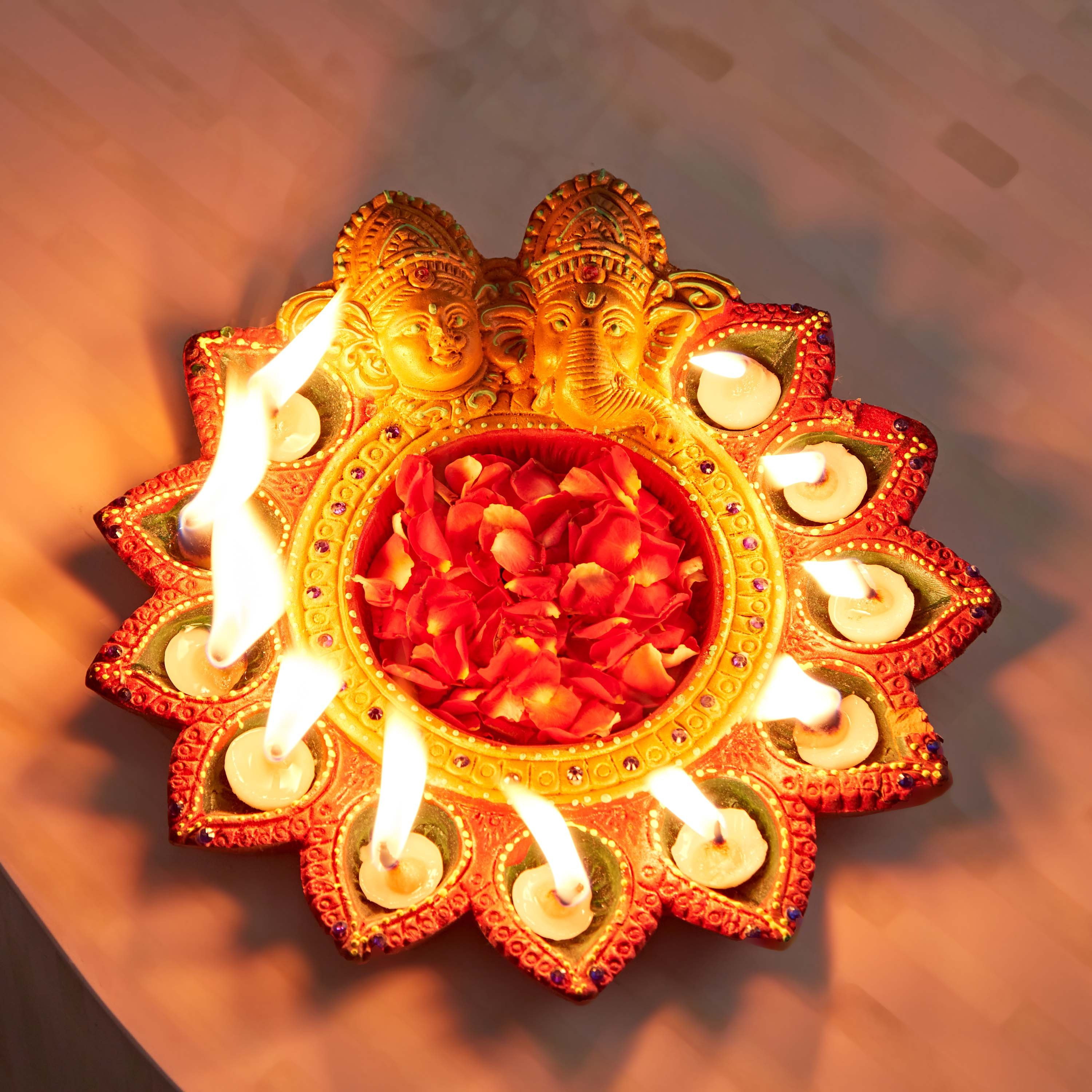 ضياء ديكور من لومين-hbxlivingroom-decorandaccessories-candleholders-image-1