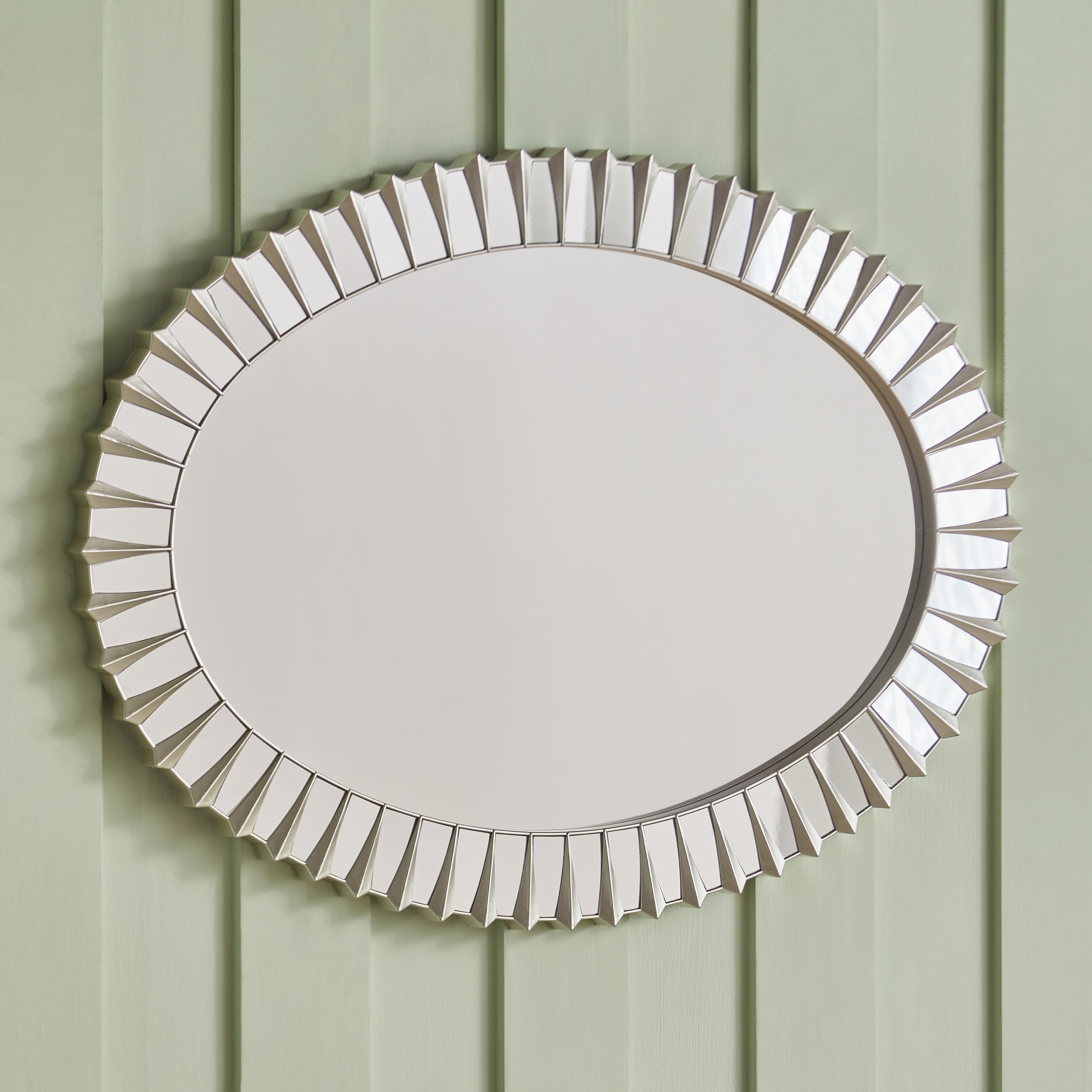 مرآة حائط من كاسيتي - 56x2.5x74  سم-hbxhomeware-hbxdecorandfurnishings-image-1