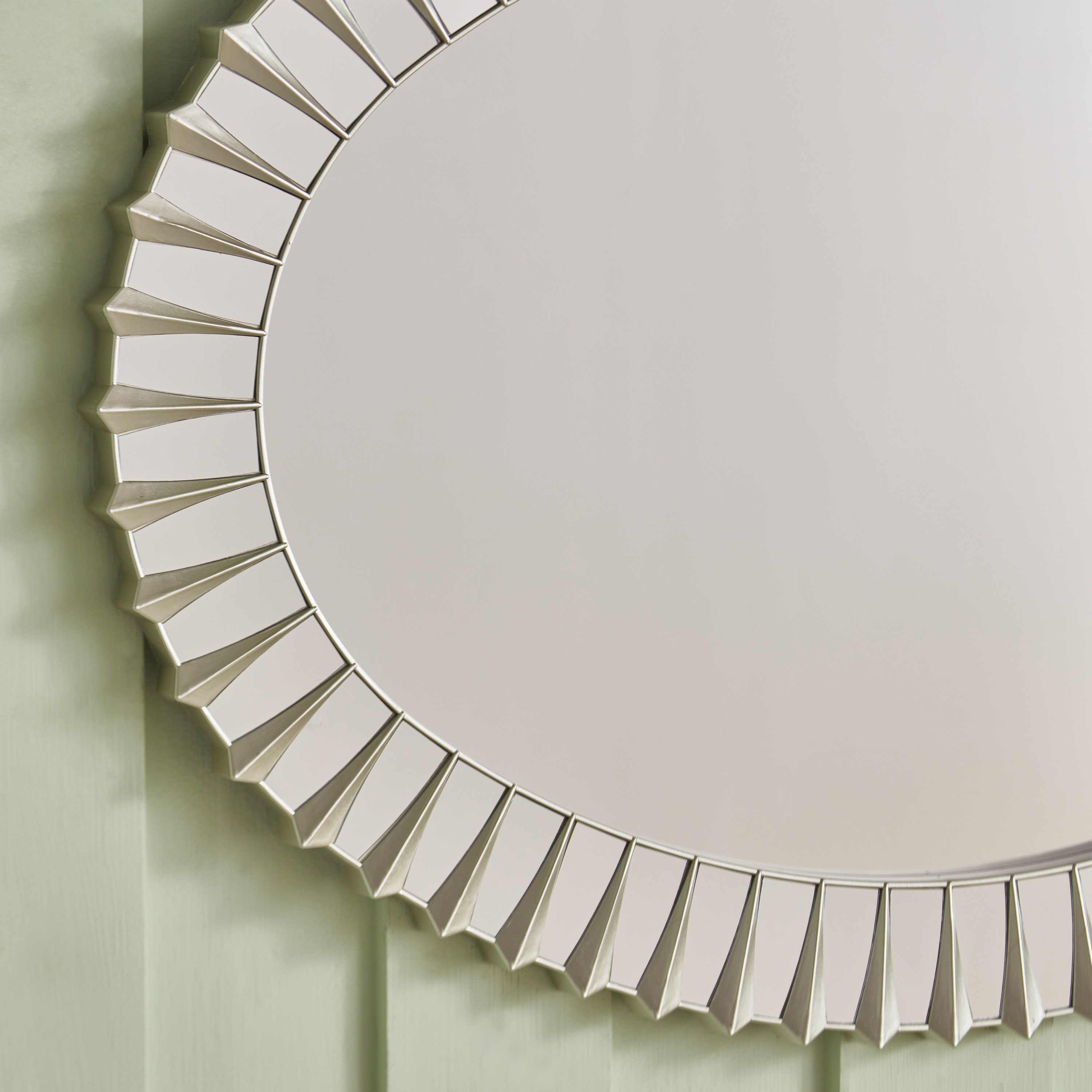 مرآة حائط من كاسيتي - 56x2.5x74  سم-hbxhomeware-hbxdecorandfurnishings-image-3