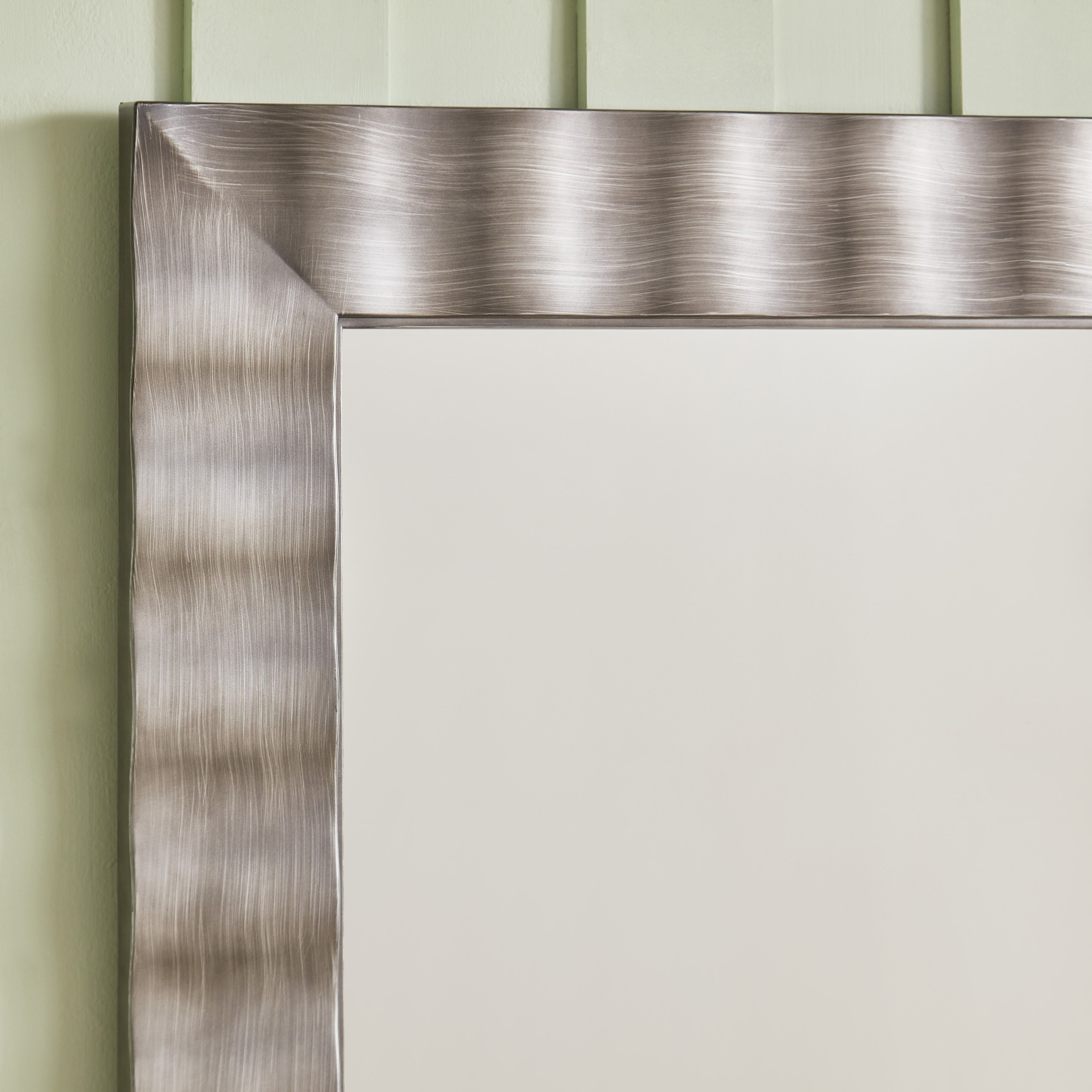 مرآة حائط من كاسيتي - 76x91x2.5  سم-hbxhomeware-hbxdecorandfurnishings-image-3