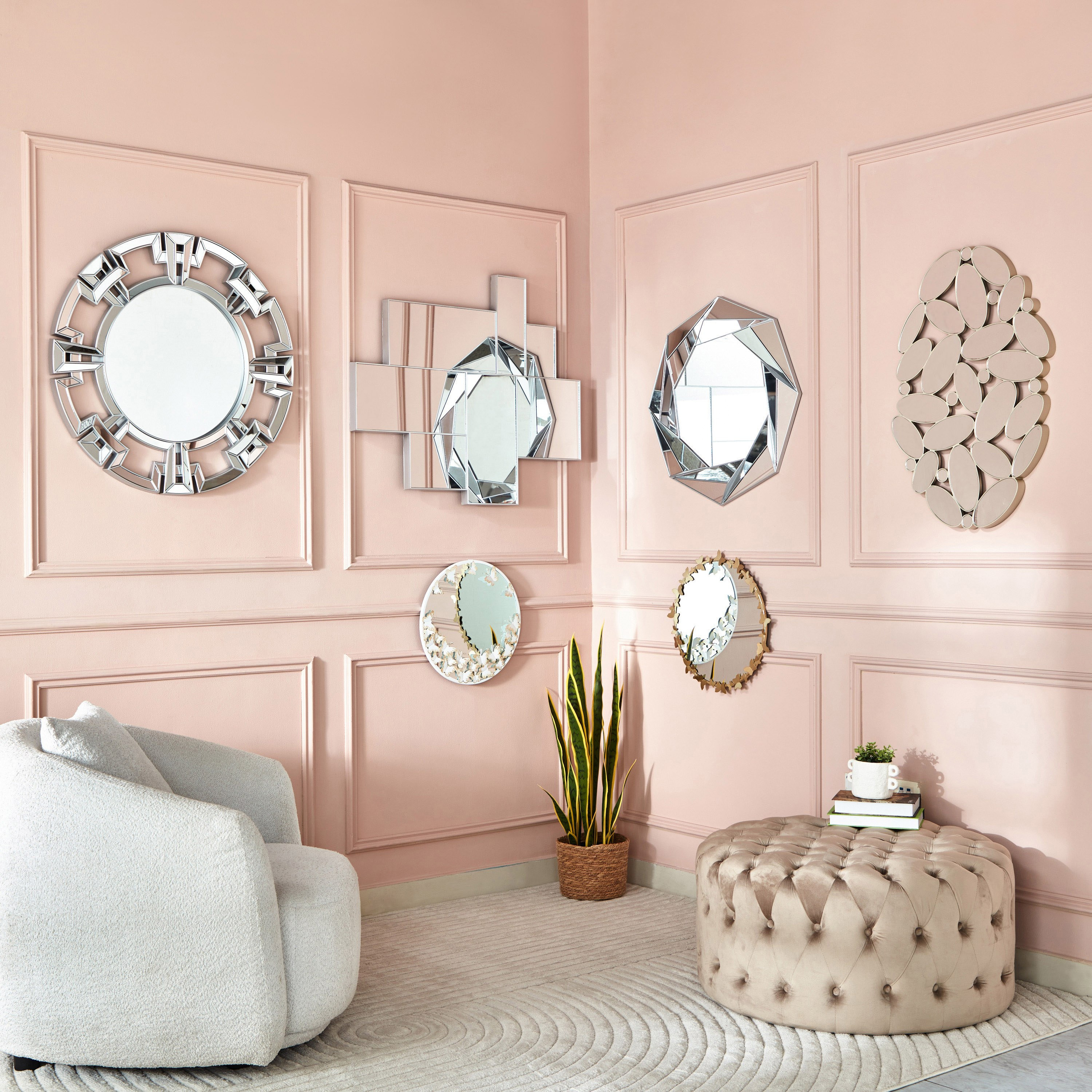 مرآة حائط مشطوفة الحواف من مونتارا - 76x91x3 سم-hbxhomeware-hbxdecorandfurnishings-image-4