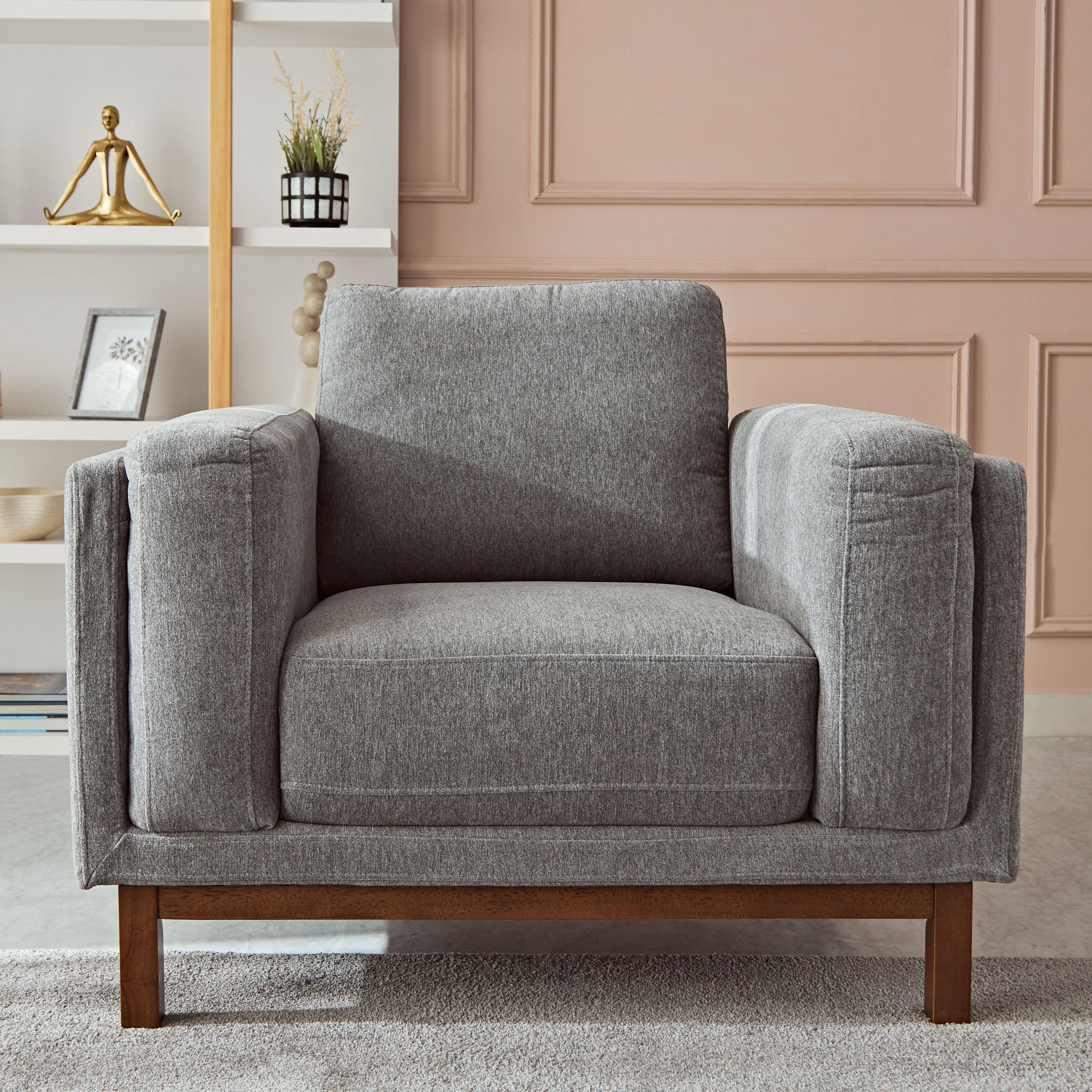 كرسي قماش بمساند ذراعين من بيتشر-hbxlivingroom-sofasandarmchairs-sofas-image-2
