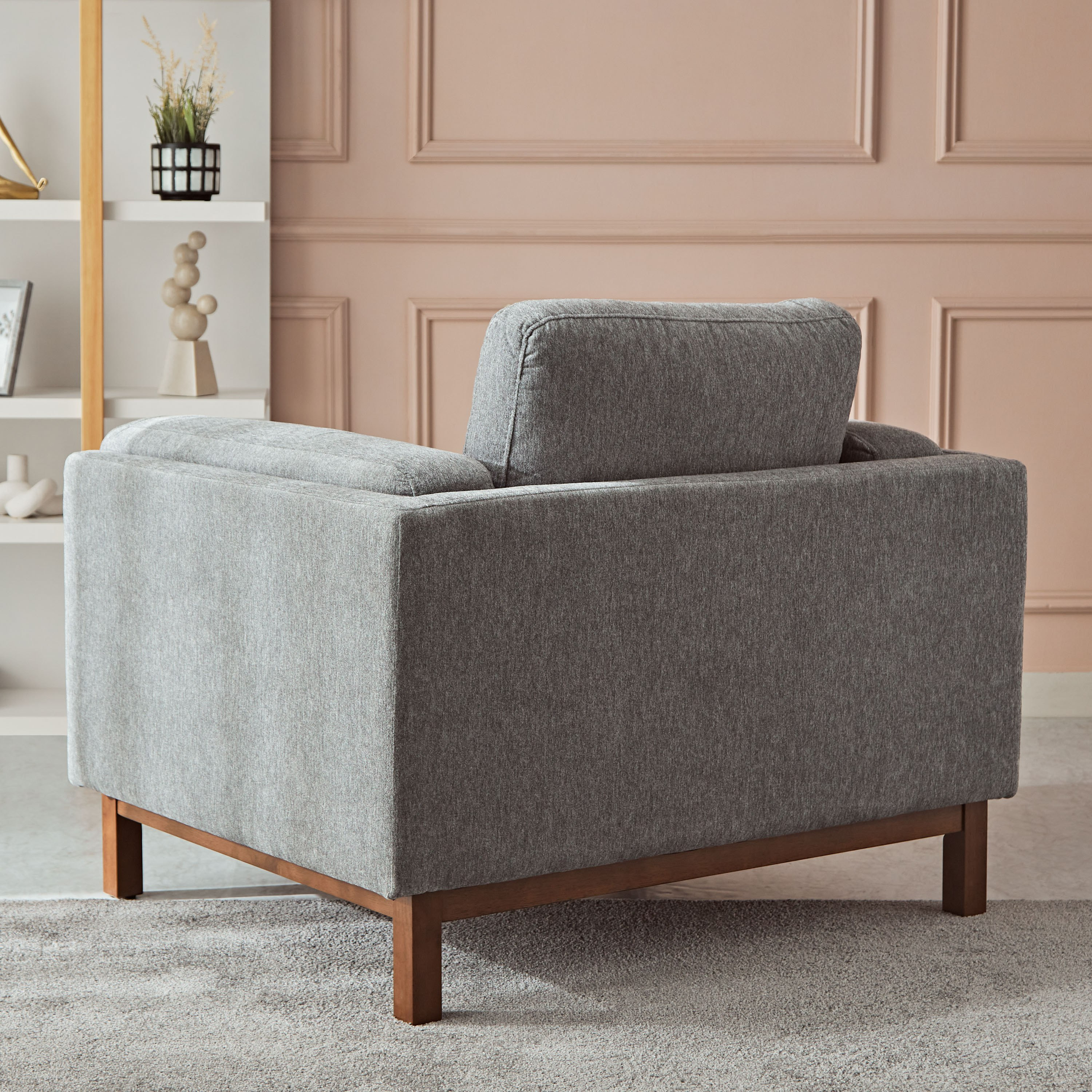 كرسي قماش بمساند ذراعين من بيتشر-hbxlivingroom-sofasandarmchairs-sofas-image-3