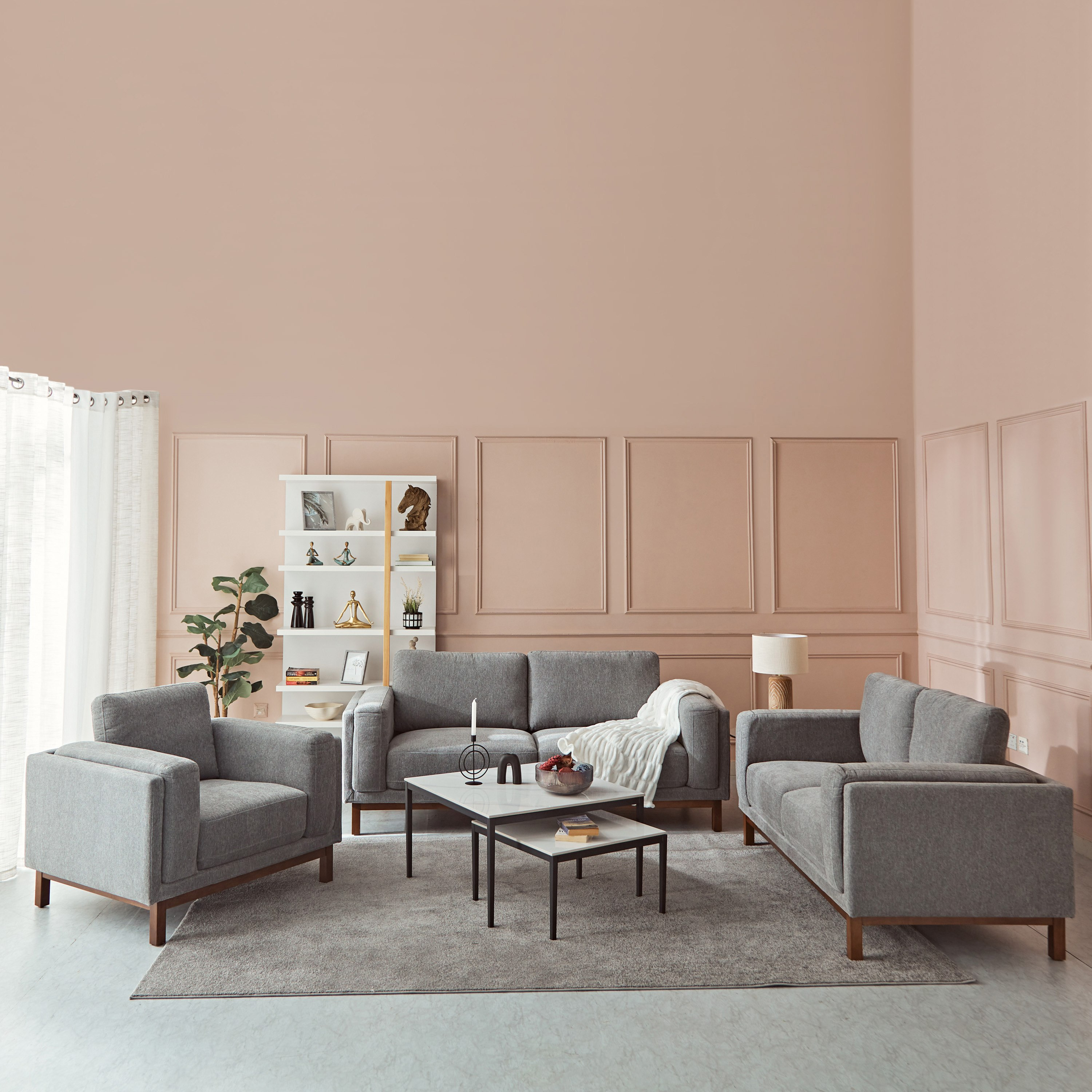 كرسي قماش بمساند ذراعين من بيتشر-hbxlivingroom-sofasandarmchairs-sofas-image-9