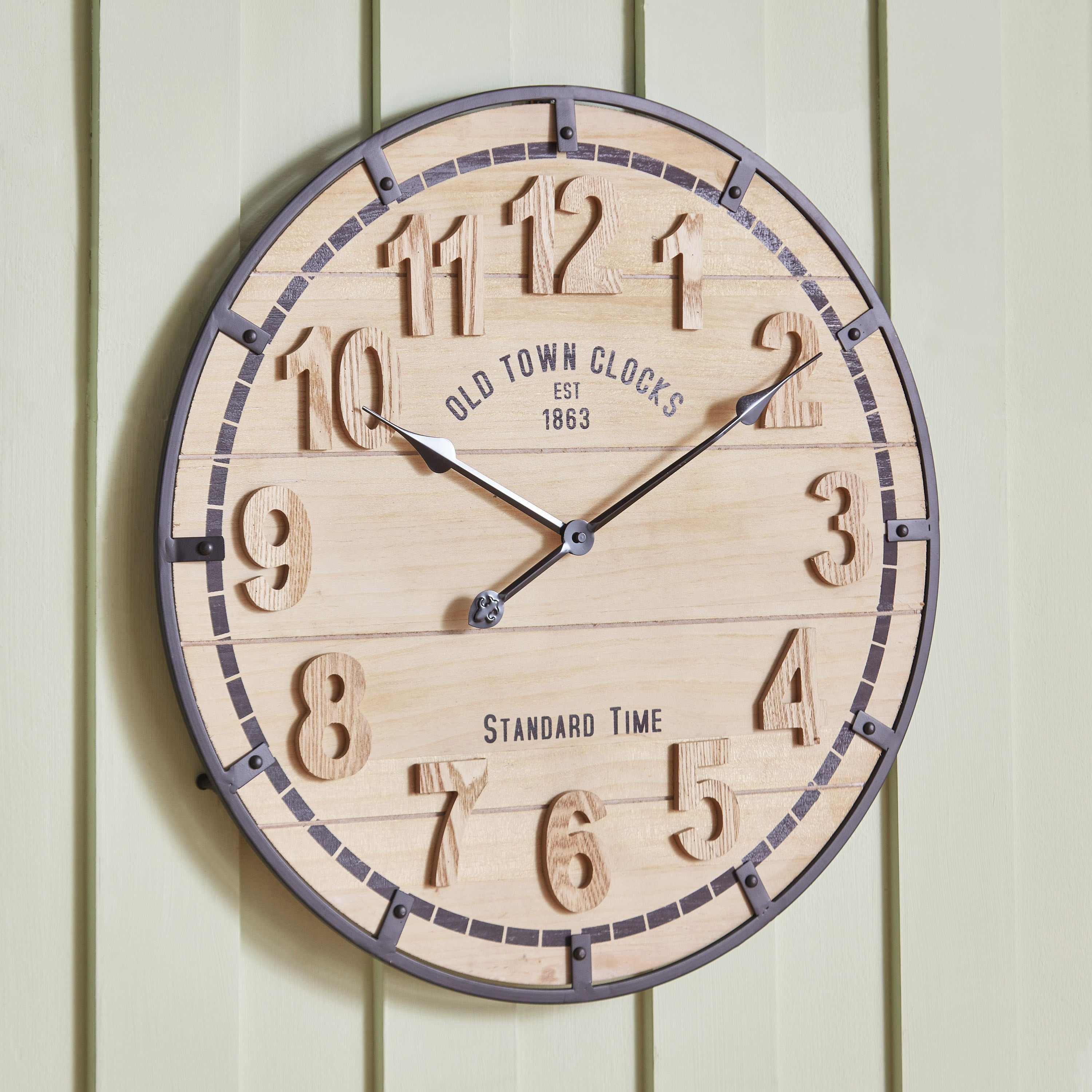 ساعة حائط معدن وخشب من مافريك - 60x4.5x60 سم-hbxhomeware-hbxdecorandfurnishings-image-1