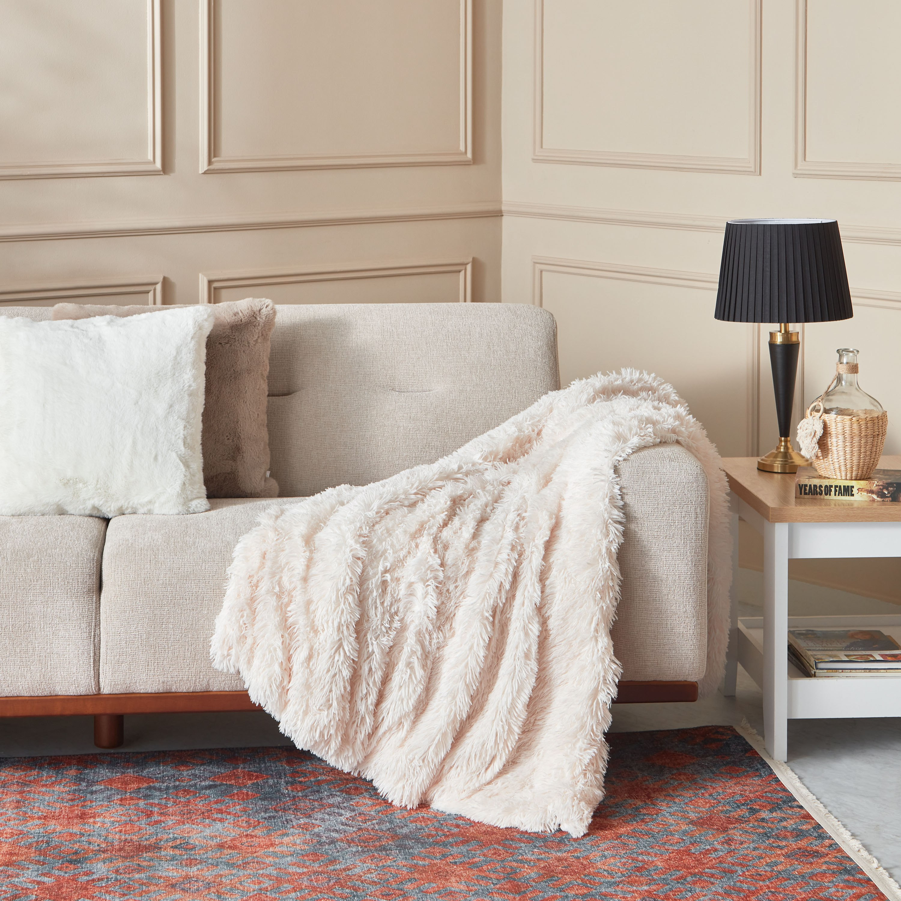 بطانية خفيفة فرو من لاسا - 127x152 سم-hbxhomeware-hbxbedroom-image-5