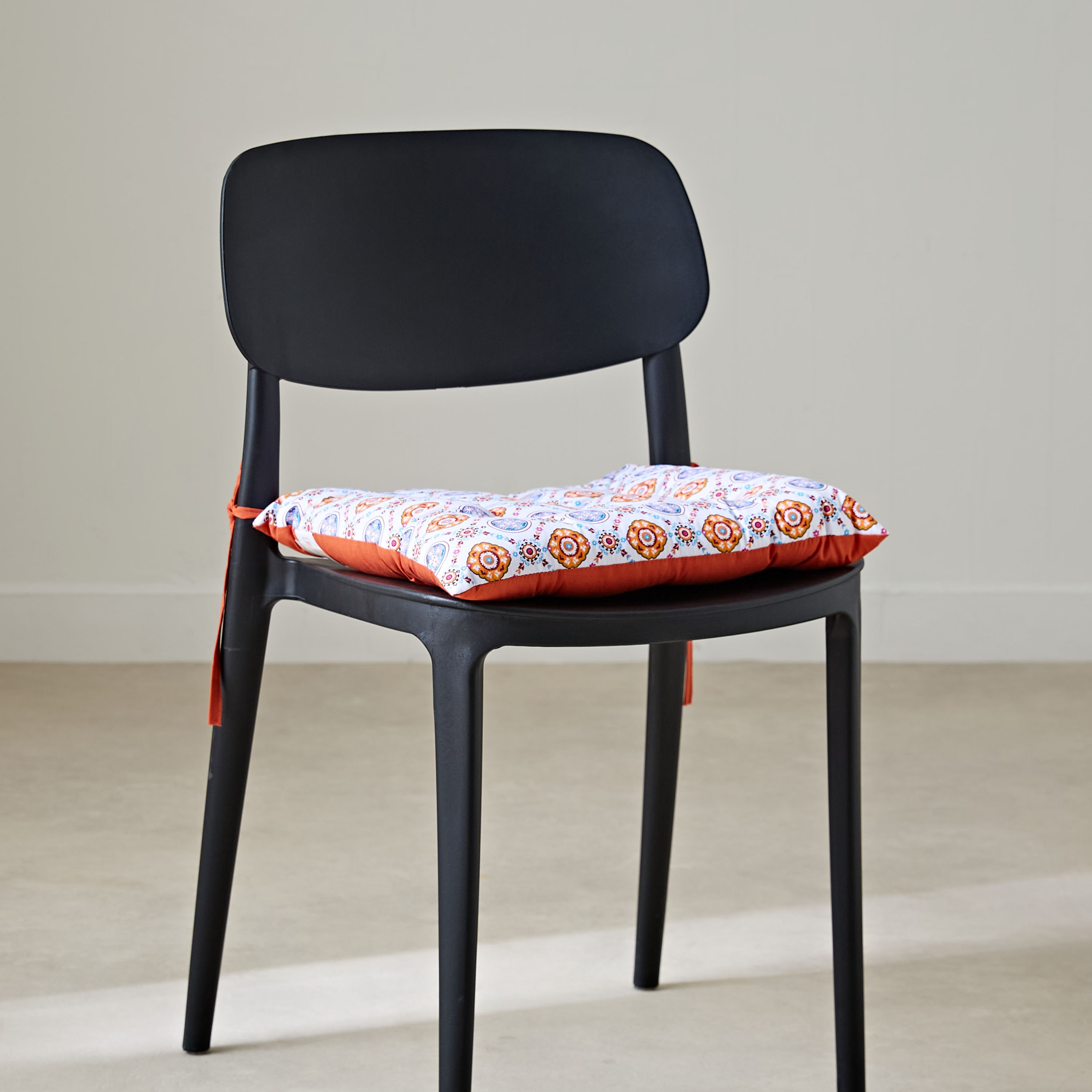 لبادة مقعد من ماجيستيك - 40x40 سم-hbxbedroom-bedding-cushionsandcovers-chairpads-image-2