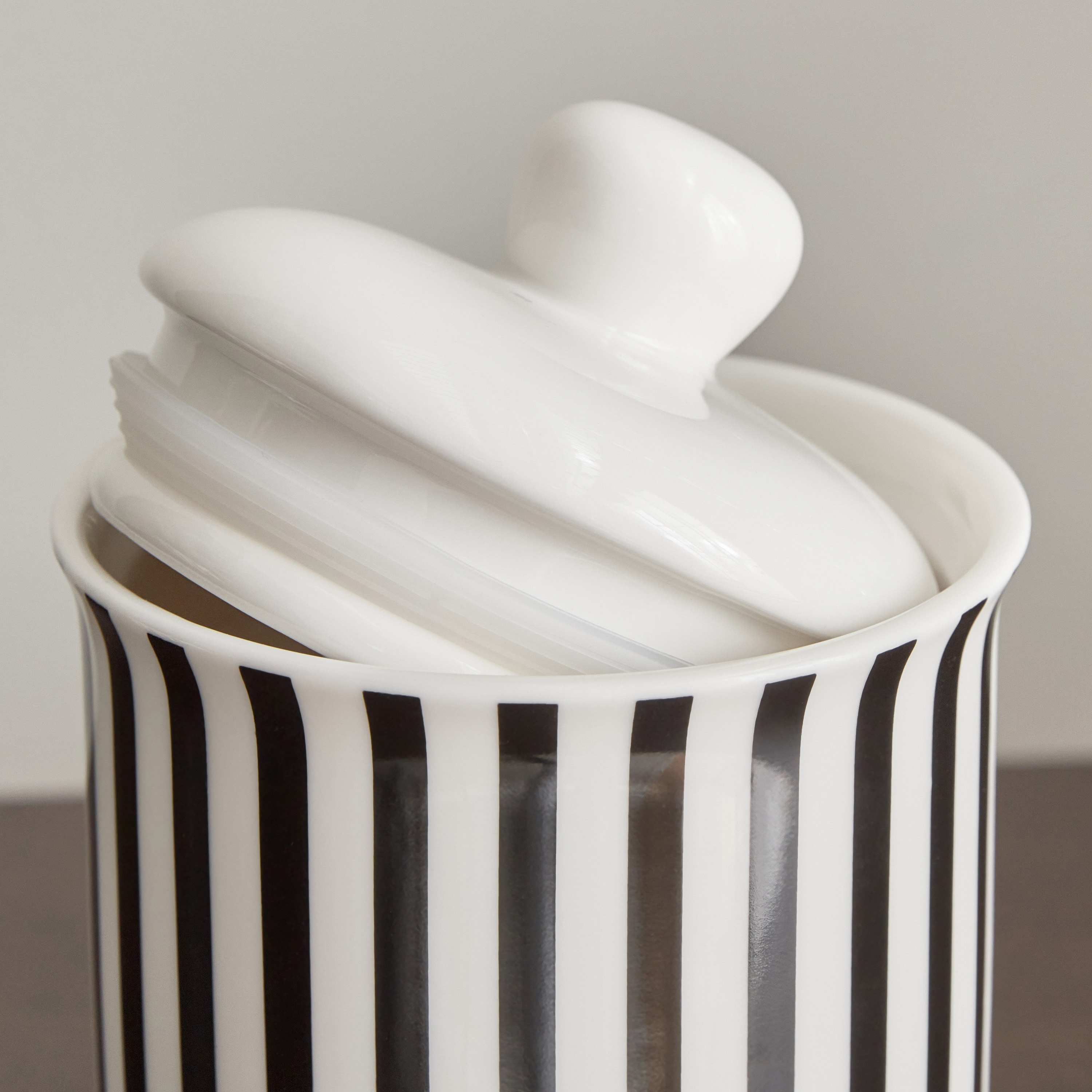 علبة من جوستو-hbxhomeware-hbxkitchen-image-3