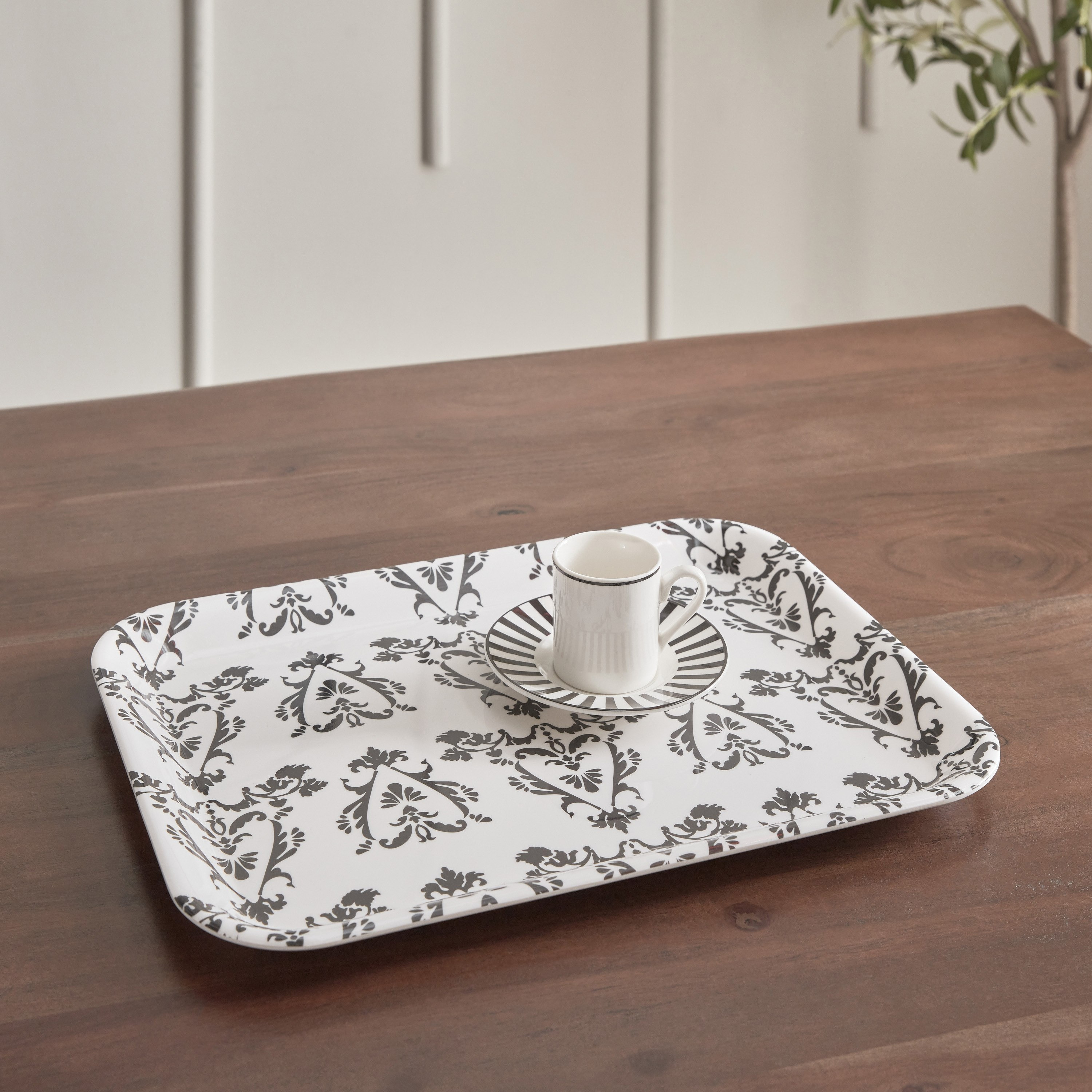 صينية صغيرة من جوستو-hbxdecorandfurnishings-tabletop-serveware-image-1