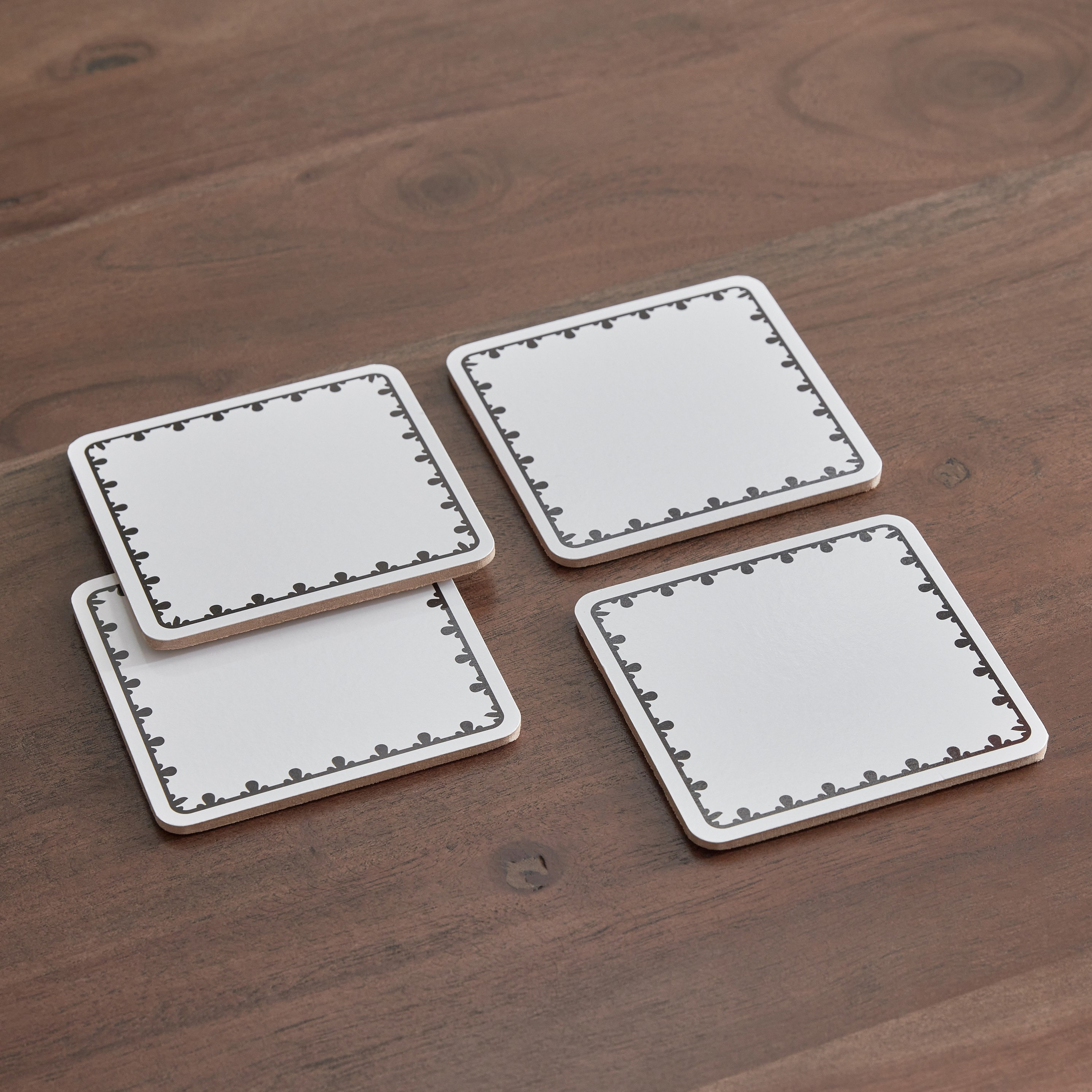 واقي طاولة مربع من جوستو - طقم من 4 قطع-hbxdecorandfurnishings-tabletop-serveware-image-2