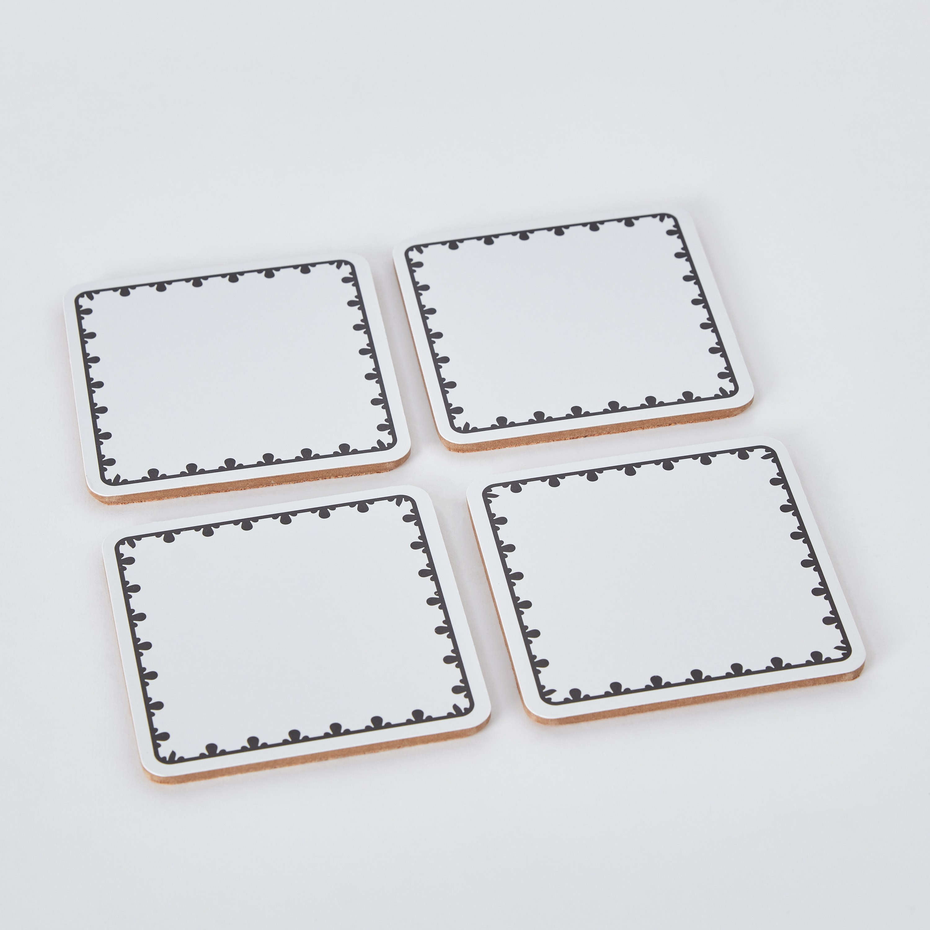 واقي طاولة مربع من جوستو - طقم من 4 قطع-hbxdecorandfurnishings-tabletop-serveware-image-6