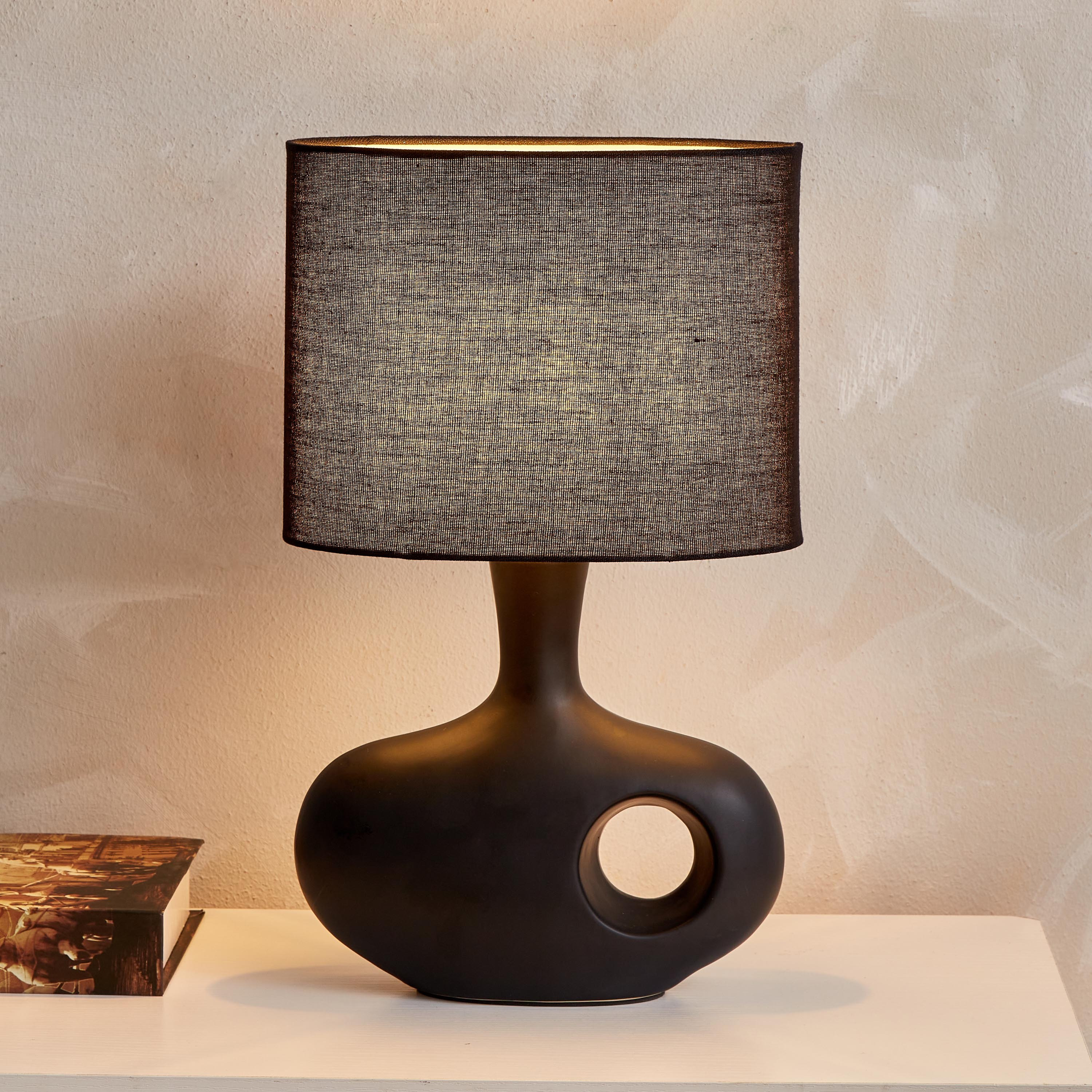 مصباح طاولة سيراميك بغطاء كتان من نوفالي - 38 سم-hbxbedroom-lighting-tablelamps-image-2