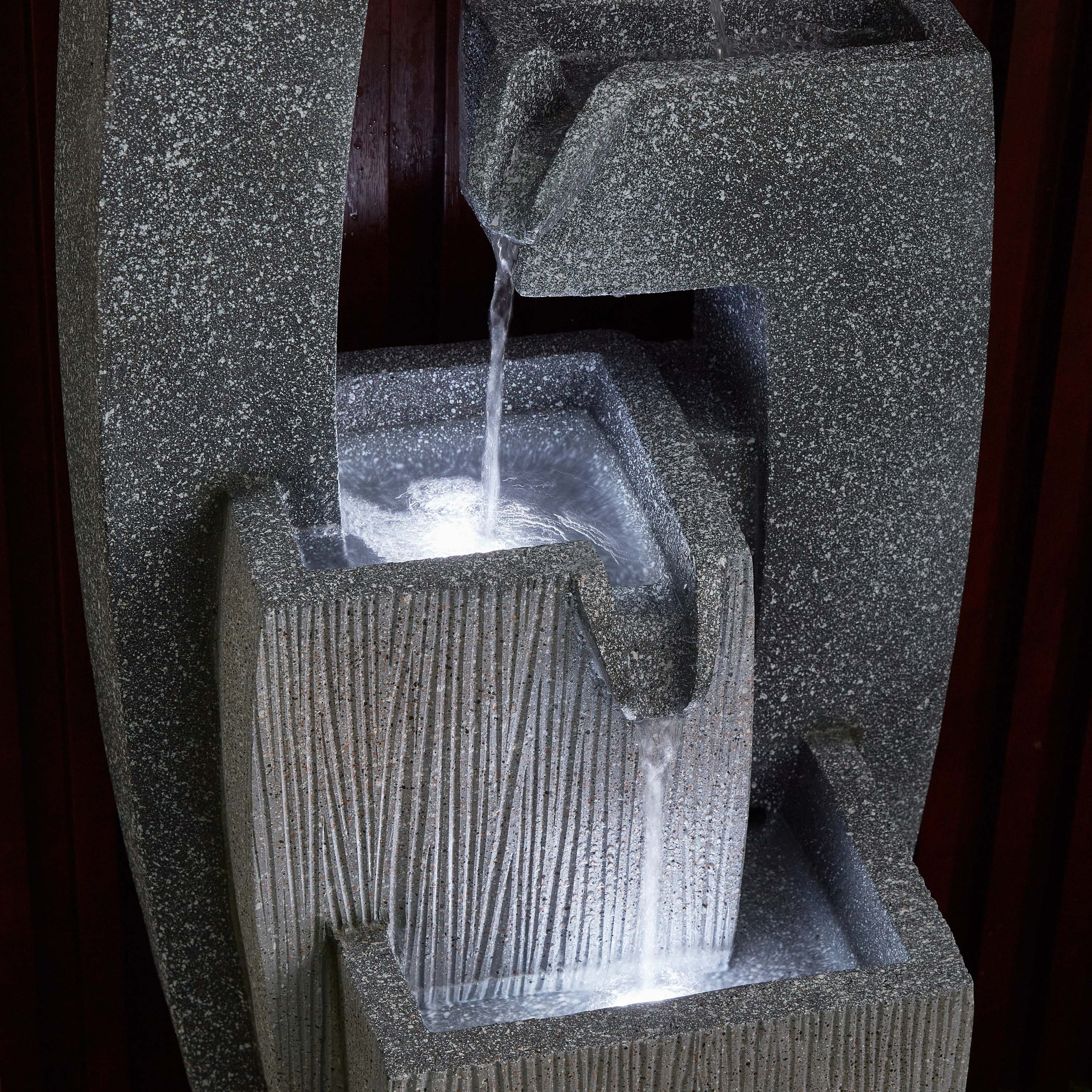 نافورة خارجية تجريدية بإضاءة إل إي دي من أديل - 36.5x26.2x80.5 سم-hbxhomeware-gardenandoutdoor-outdoorfountain-image-3