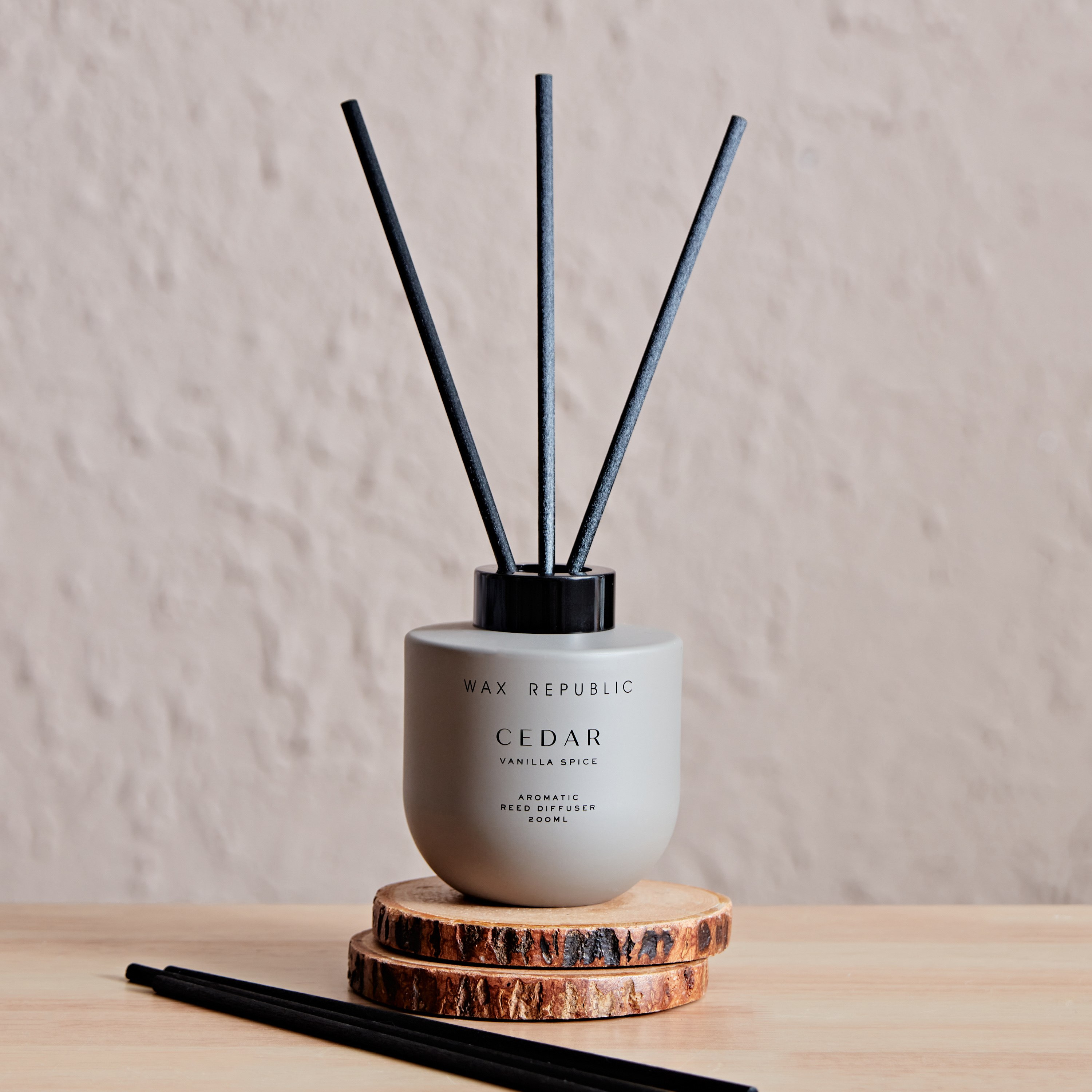 Oceanic Premium Cedar Vanilla Spice Reed Diffuser - 200 ml-PROMO_HB_AE_B2G2_011025-image-1
