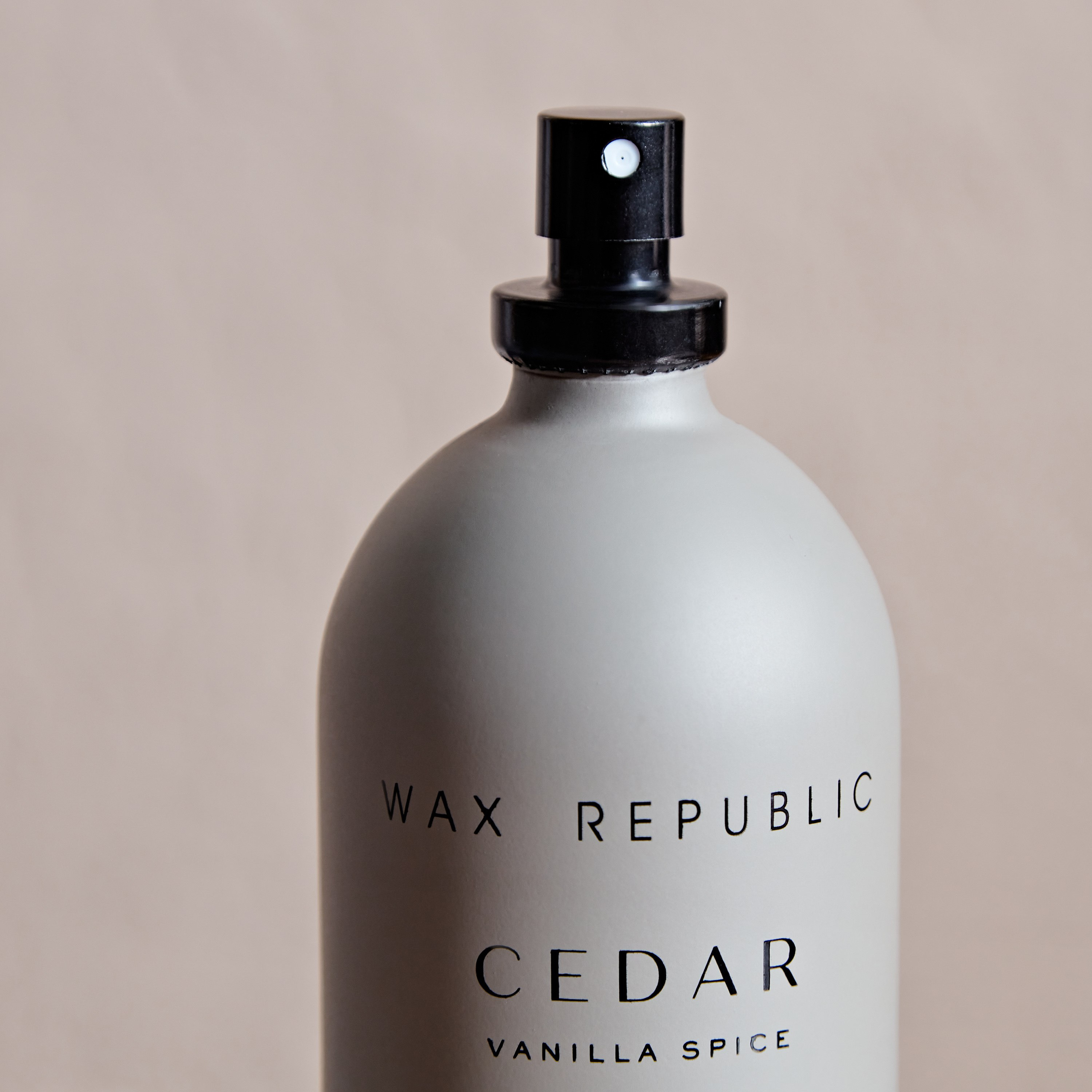 بخاخ معطر غرف بريميوم سيدار فانيليا سبايس من أوشيانيك - 100 مل-hbxdecorandfurnishings-homefragrance-roomfreshnersandaromamist-image-3