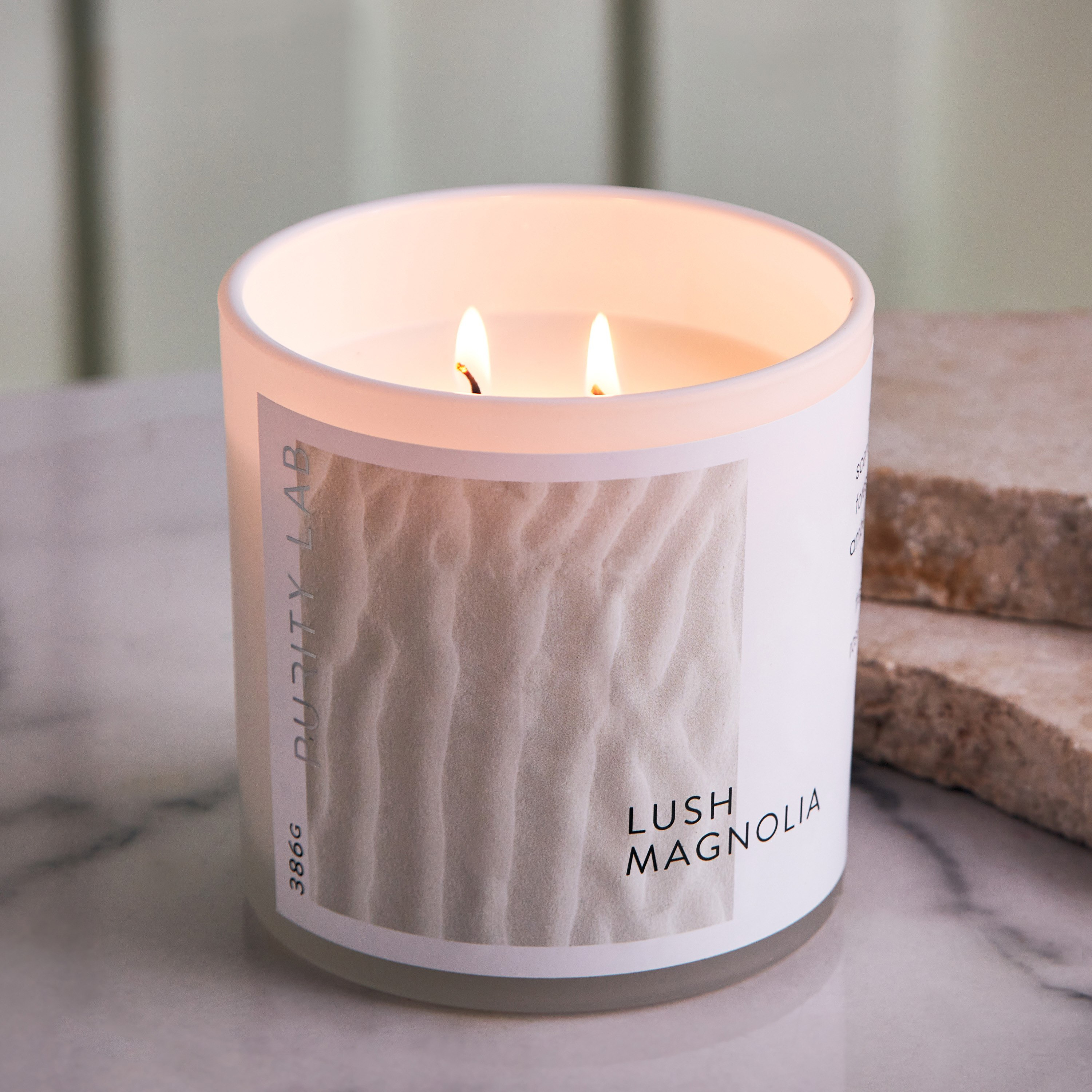 جرة شمع معطرة بريميوم لاش ماغنوليا من سوليتيود - 386 جم-hbxlivingroom-decorandaccessories-candles-image-2