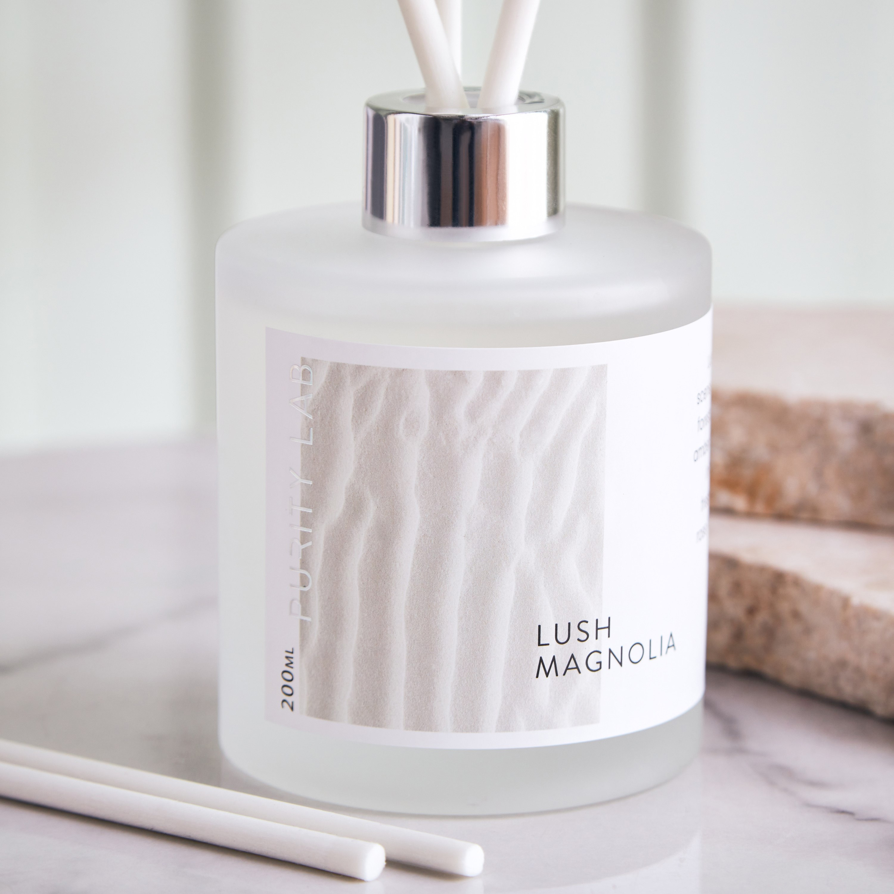 موزع عطور بريميوم لاش ماجنوليا من سوليتيود - 200 مل-hbxhomeware-hbxdecorandfurnishings-image-2