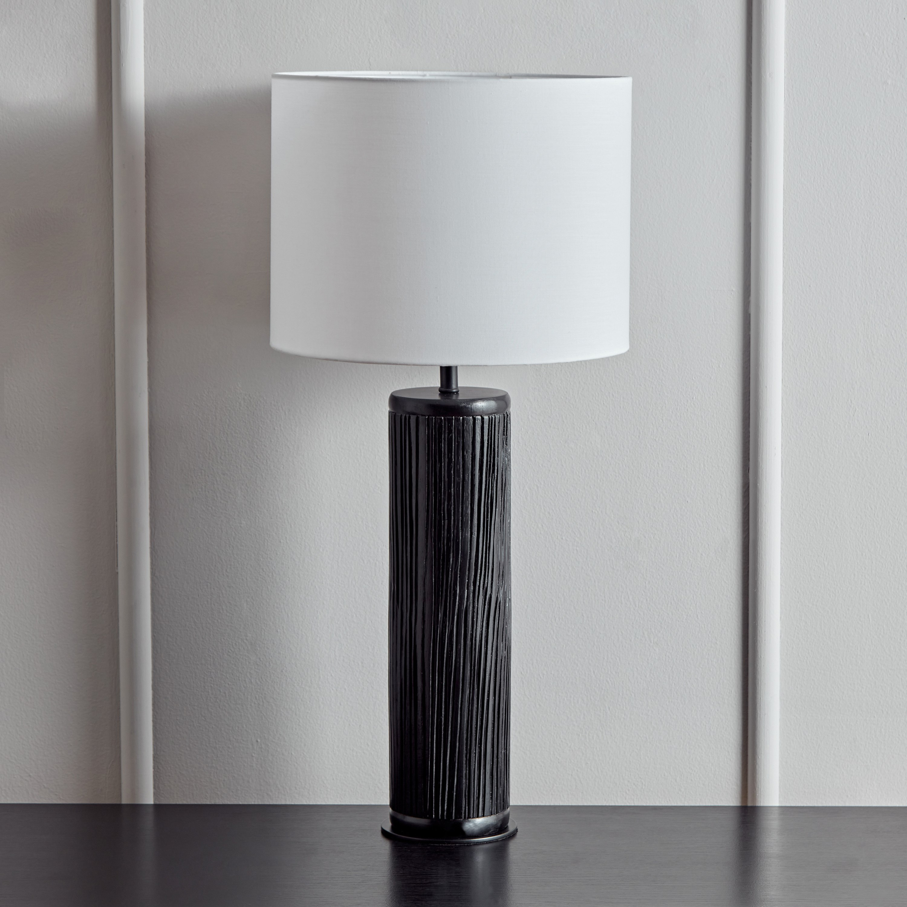 مصباح طاولة خشب بغطاء كتان من جالينا - 32x67 سم-hbxlivingroom-lighting-tablelamps-image-1