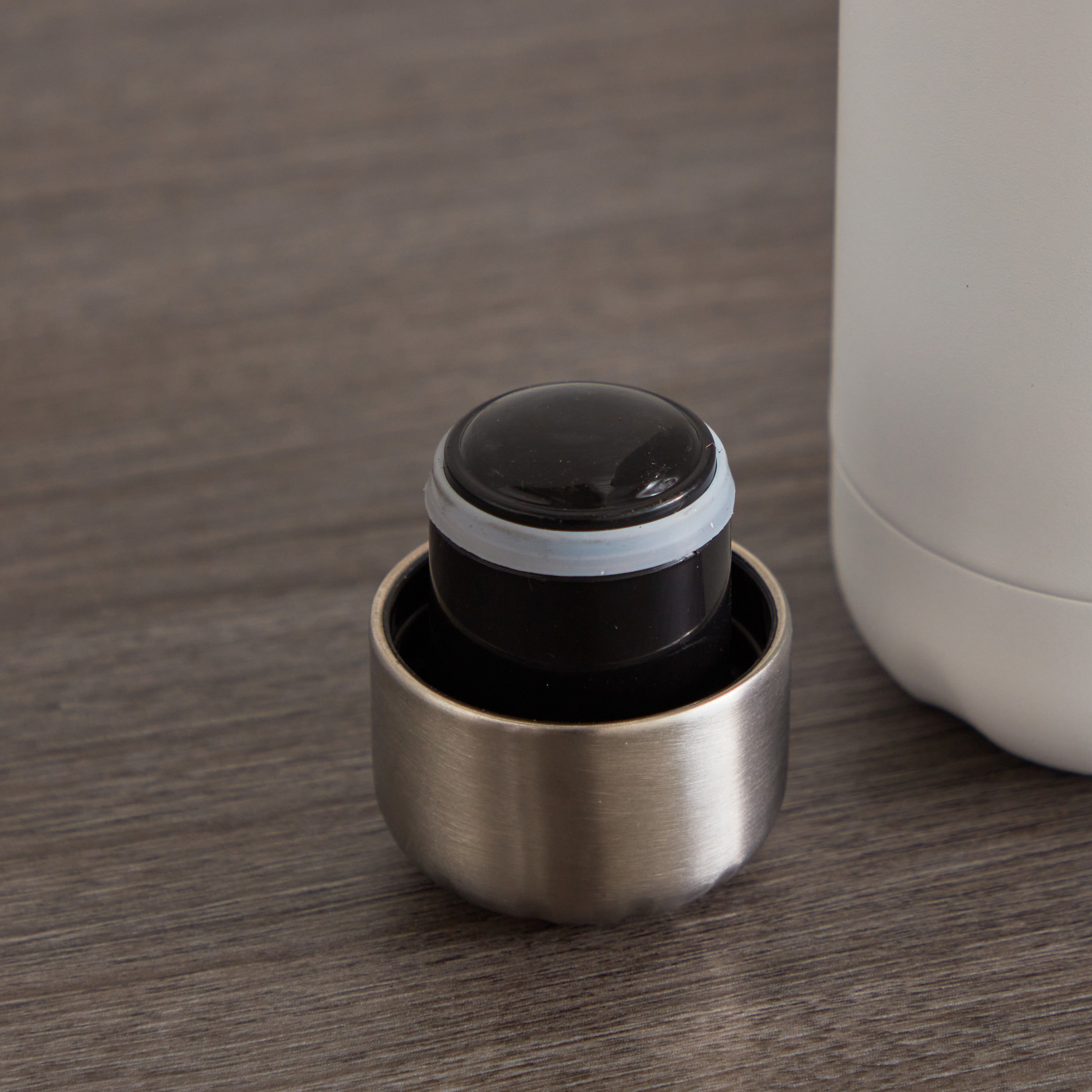 Karry Steel Hot and Cold Vacuum Travel Flask Bottle - 500 ml-hbxhomeware-hbxkitchen-image-4