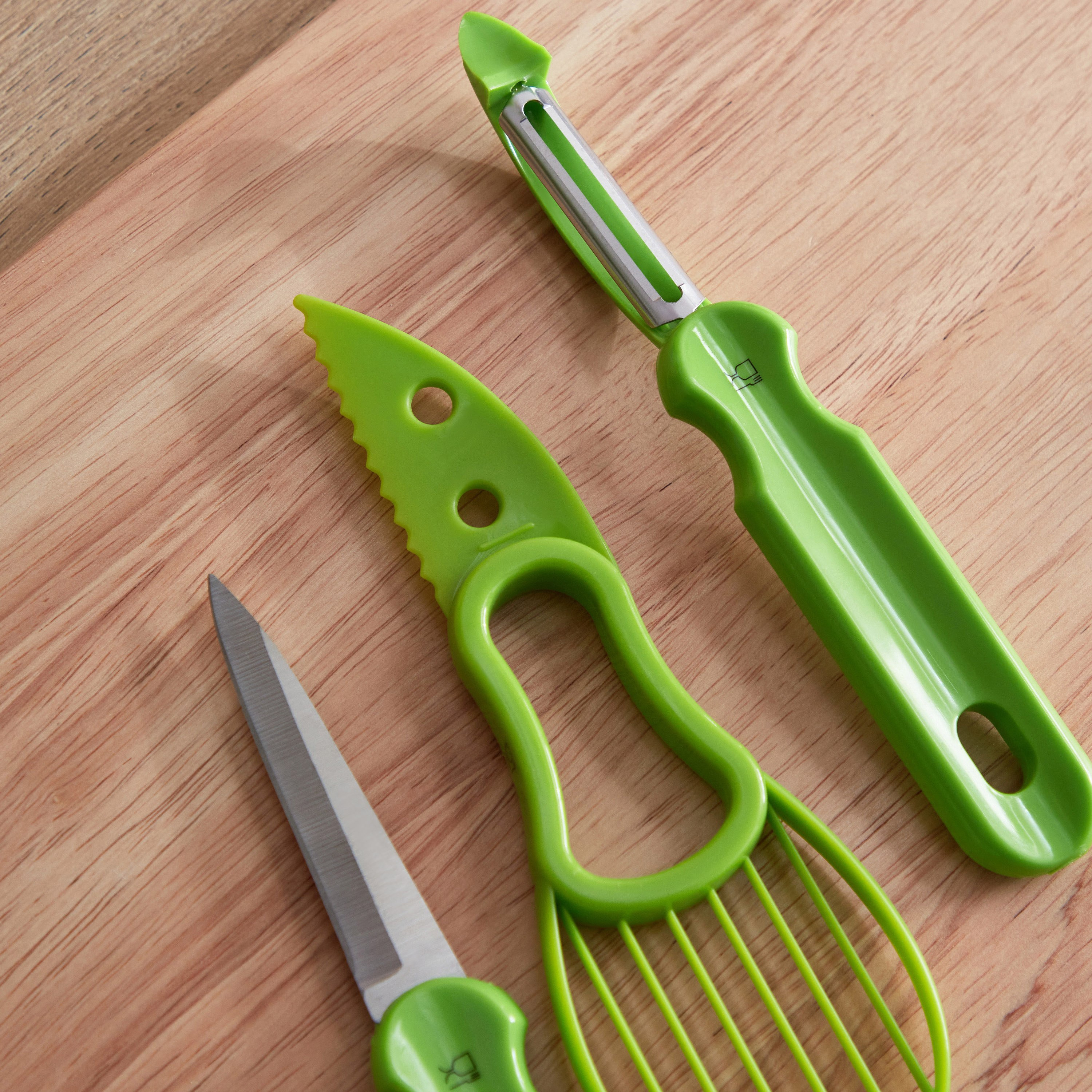 قطّاعة الأفوكادو 3 في 1 مع مقشرة وسكين من إيزي شيف-hbxhomeware-hbxkitchen-image-2