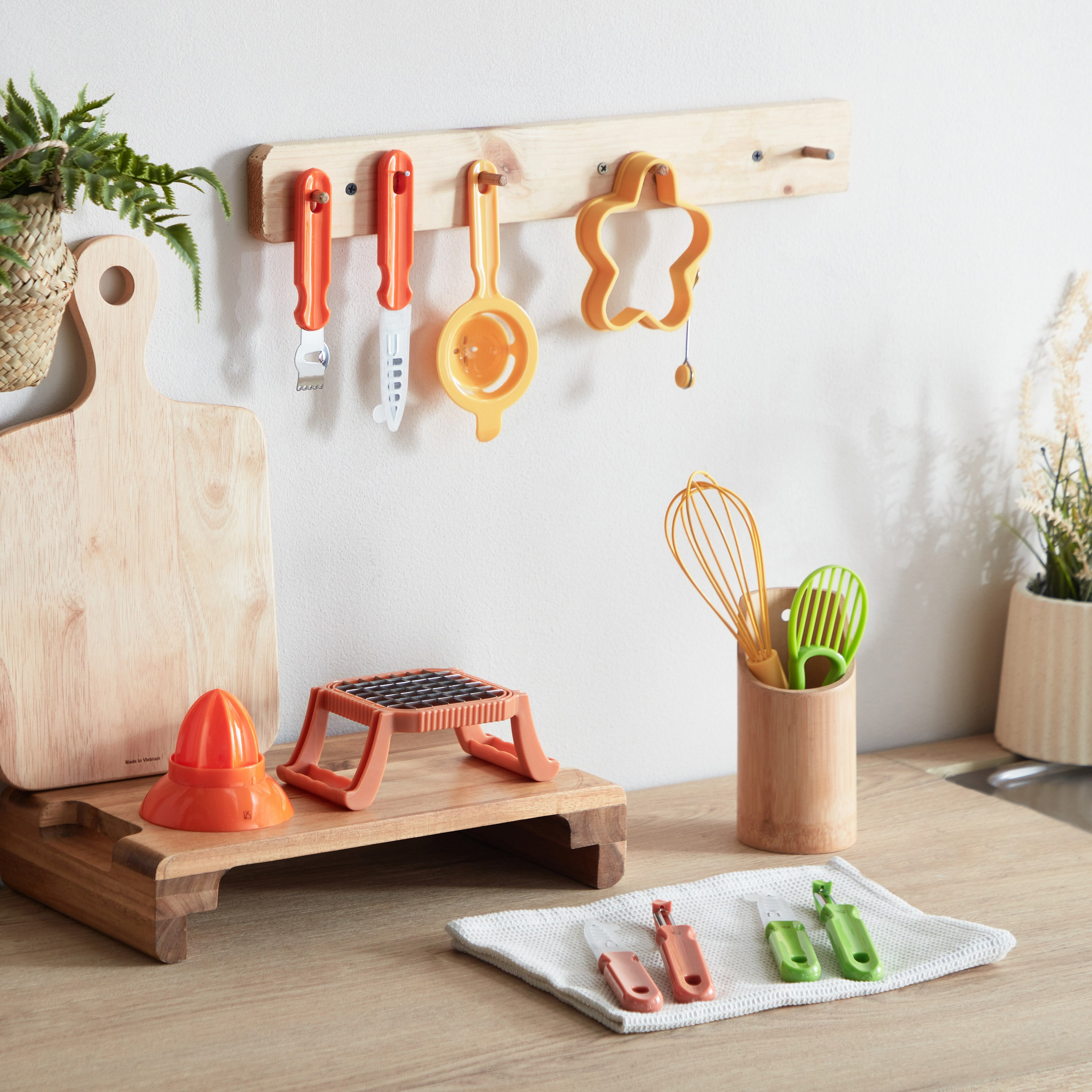 قطّاعة الأفوكادو 3 في 1 مع مقشرة وسكين من إيزي شيف-hbxhomeware-hbxkitchen-image-4