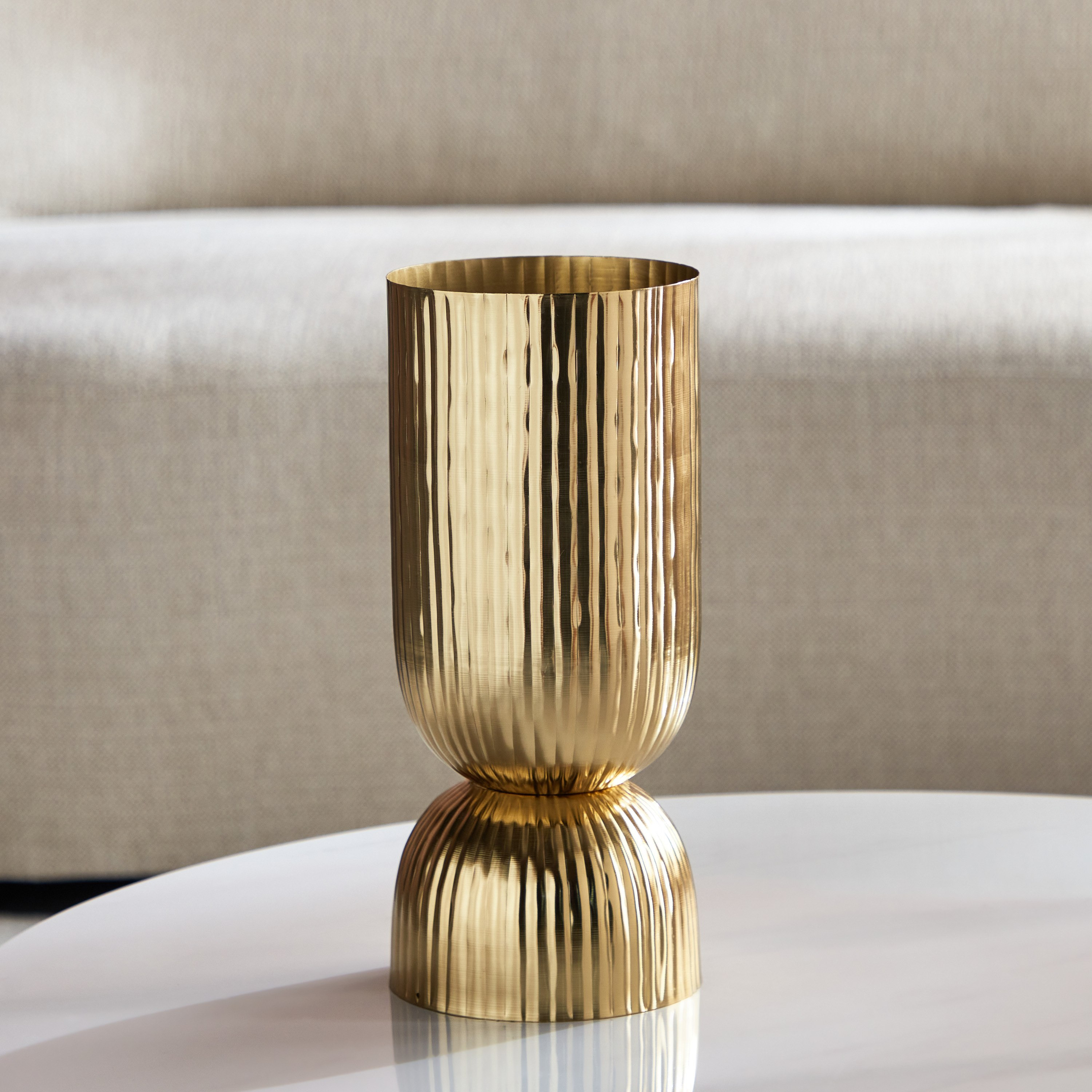 مزهرية زهور معدن مضلعة من أريستو - 13x13x37 سم-hbxbedroom-decorandaccessories-vases-image-2