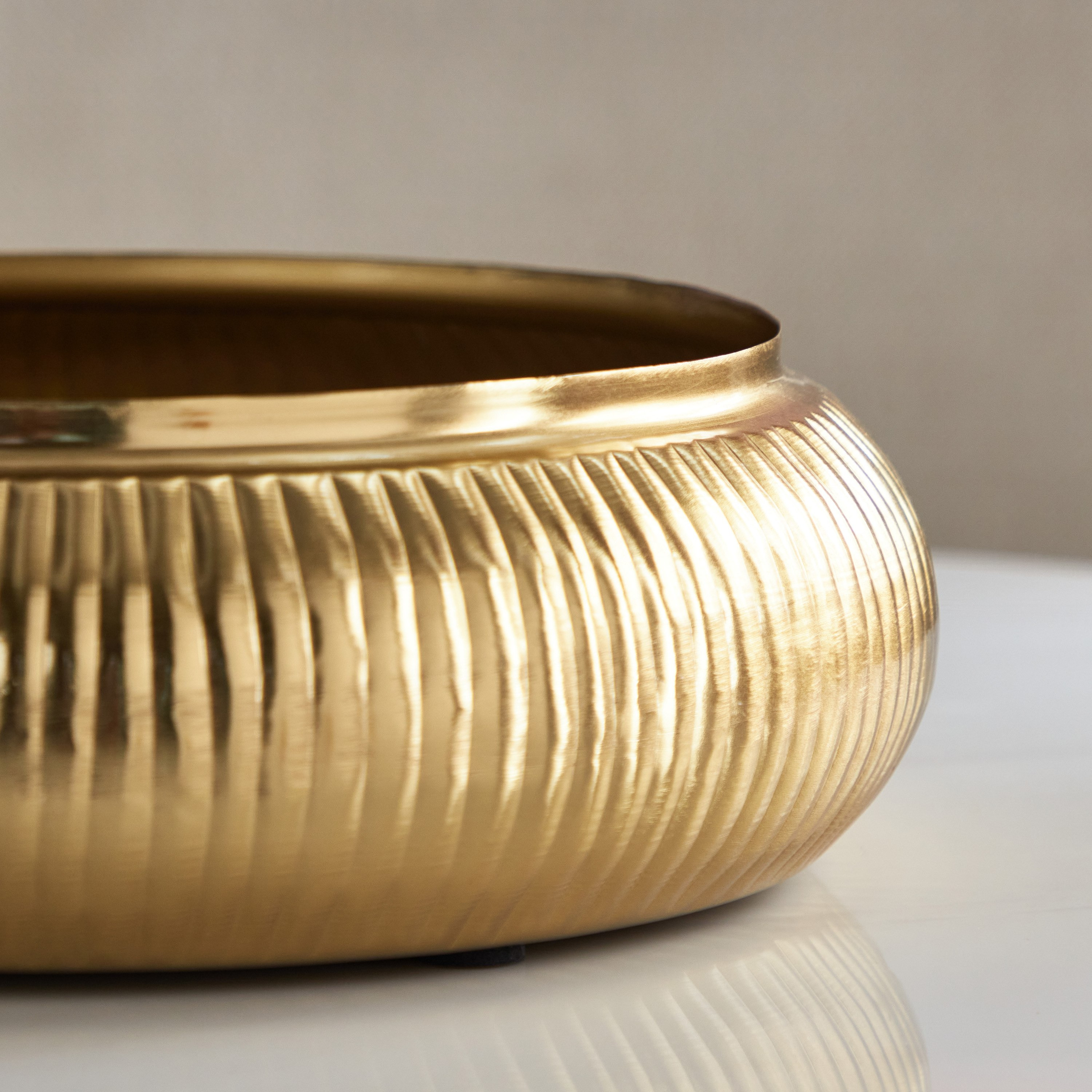 وعاء ديكور معدن مضلع من أريستو - 30x30x8.5 سم-hbxdecorandfurnishings-homeaccessories-bowls-image-3