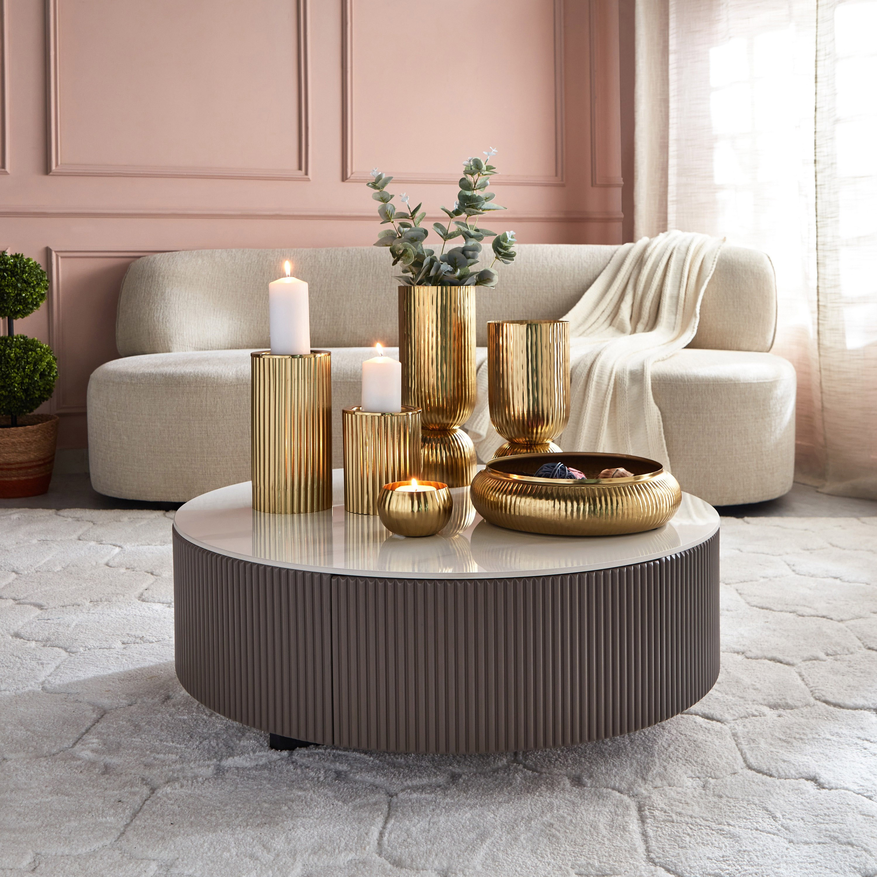 حامل شموع عمودي معدني مضلع من أريستو - 12x12x17 سم-hbxlivingroom-decorandaccessories-candleholders-image-5
