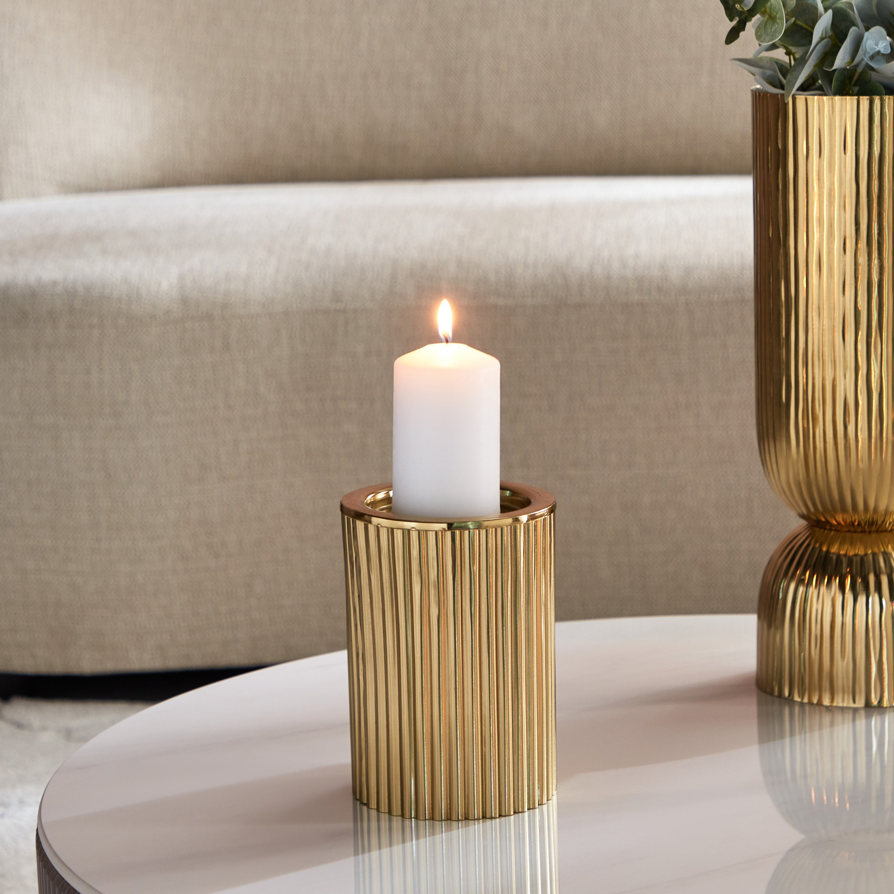 حامل شموع عمودية معدن مضلع من أريستو - 12x12x26 سم-hbxlivingroom-decorandaccessories-candleholders-image-1