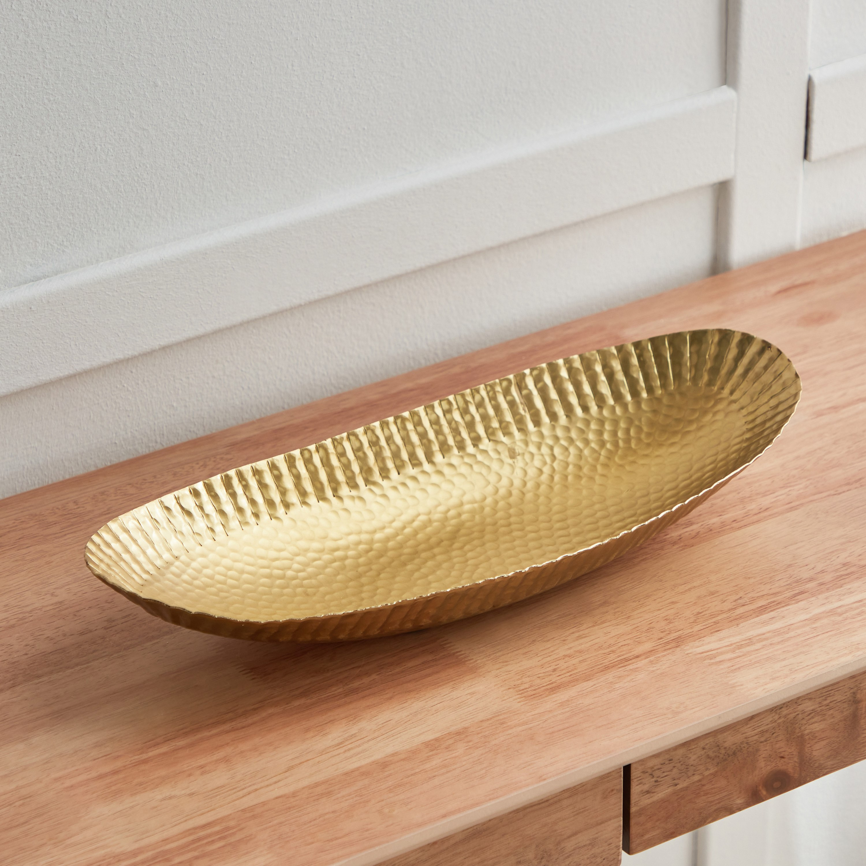 صينية ديكور ألومنيوم بيضاوية من أريستو - 36x11x3 سم-hbxhomeware-hbxdecorandfurnishings-image-1