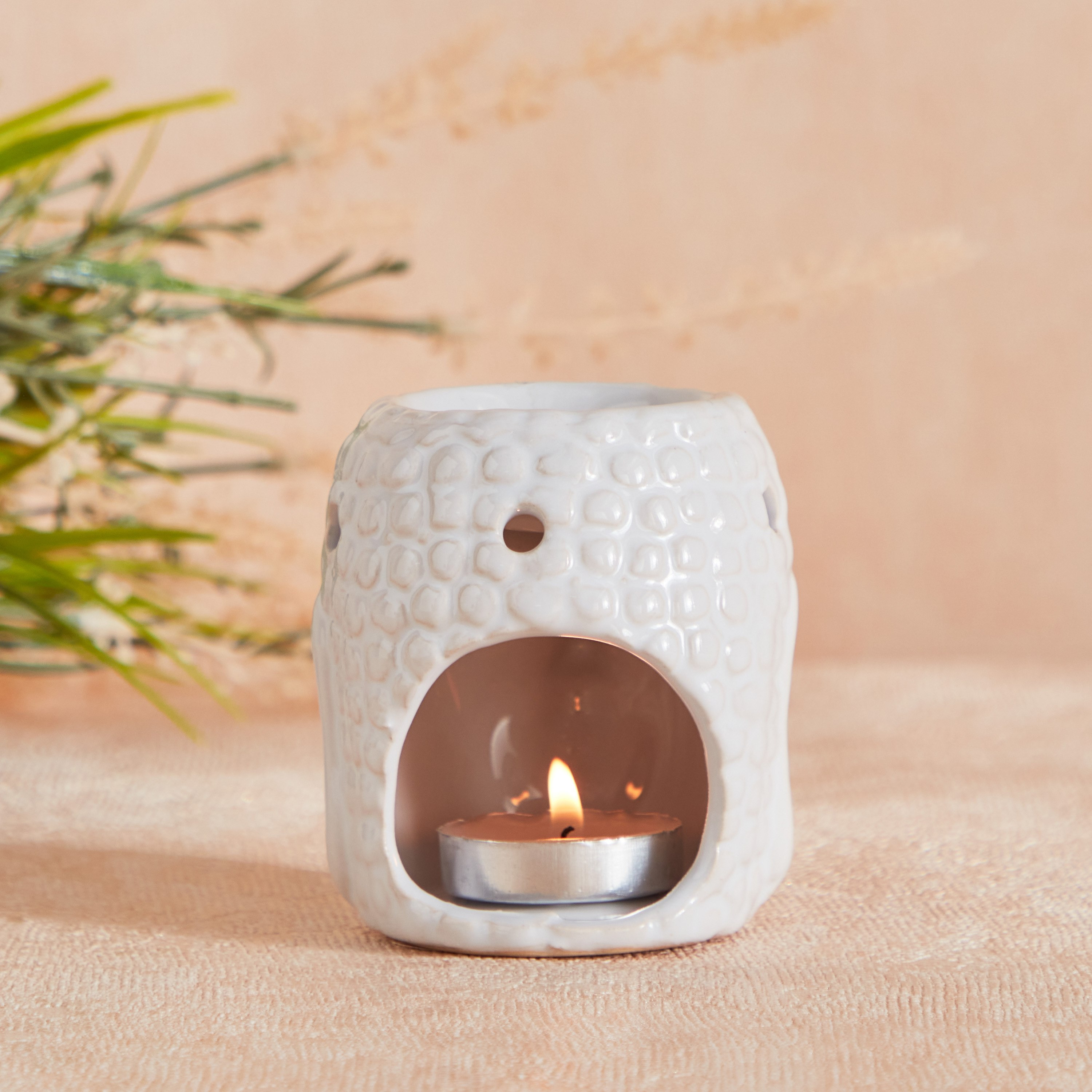 مبخرة زيت سيراميك بتصميم بوذا - 7x7x8 سم-hbxhomeware-hbxdecorandfurnishings-image-1